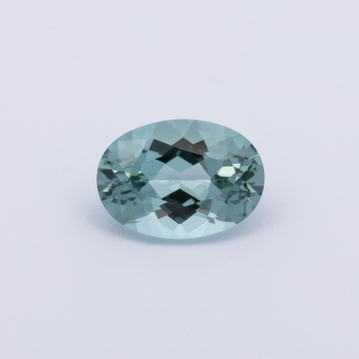 Turmalin - grün, oval, 7x5 mm, 0.70 cts, Nr. TR991152
