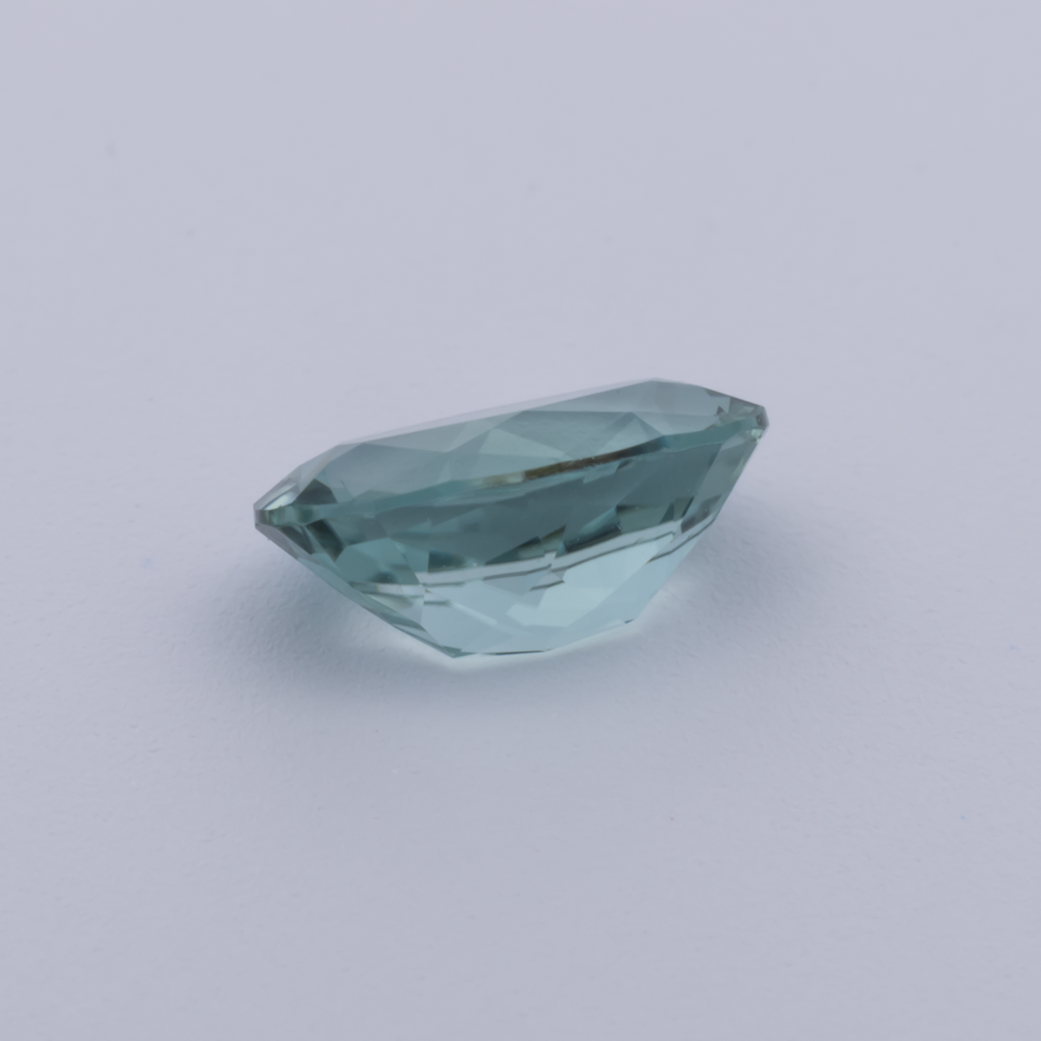 Turmalin - grün, oval, 7x5 mm, 0.70 cts, Nr. TR991152