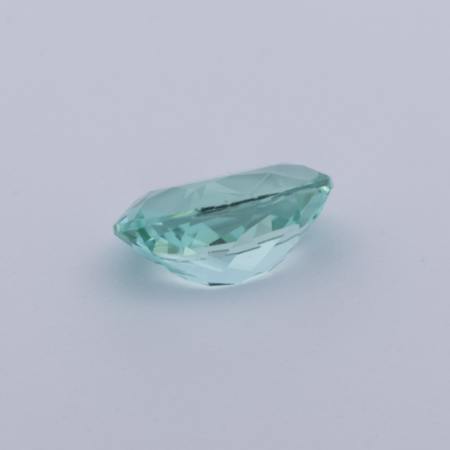 Turmalin - grün, oval, 7x5 mm, 0.74 cts, Nr. TR991153