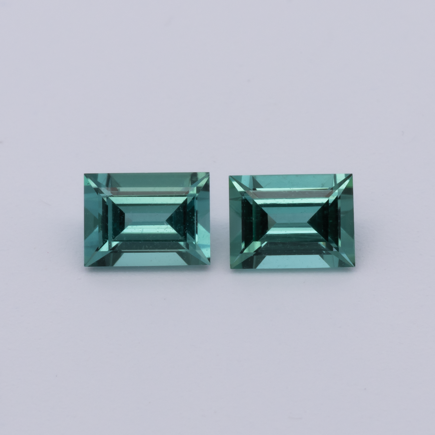 Turmalin - grün, baguette, 4x3 mm, 0.38 cts, Nr. TR991158