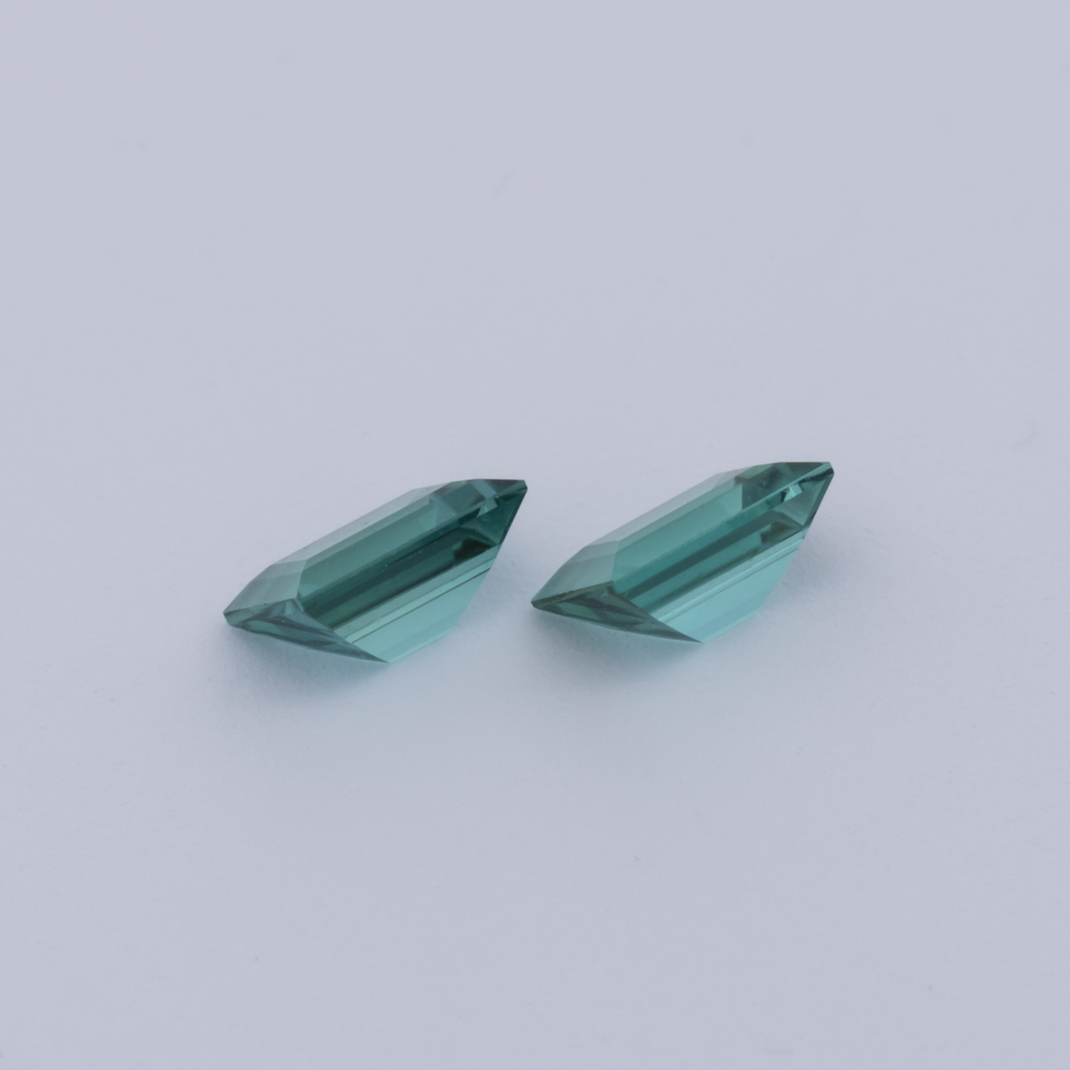 Turmalin - grün, baguette, 4x3 mm, 0.38 cts, Nr. TR991158
