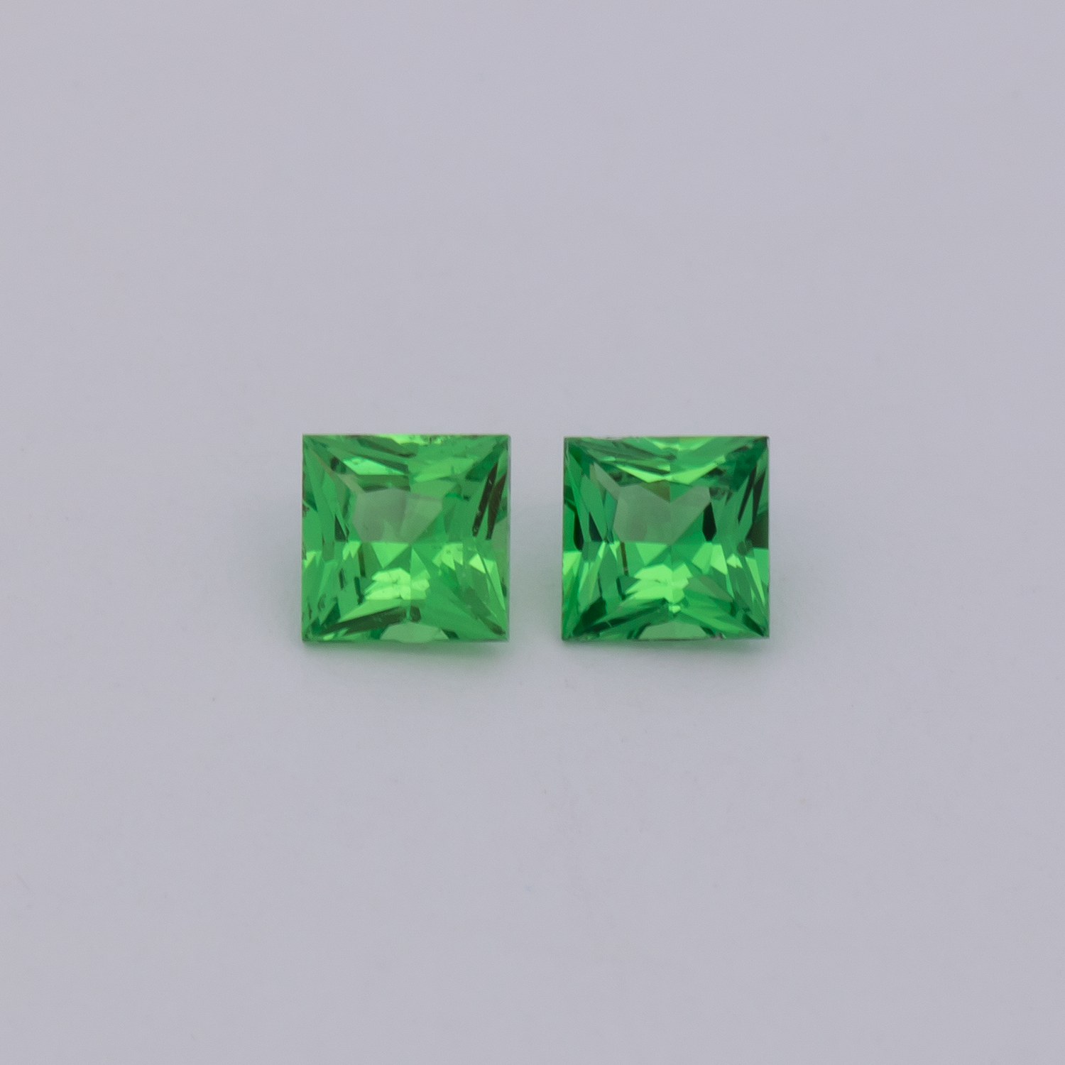 Tsavorit Paar - grün, rechteck, 3x3 mm, 0.29 cts, Nr. TS91021