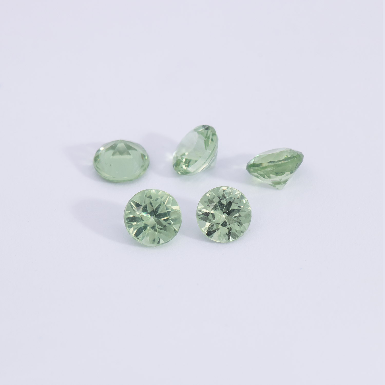 Sapphire - green, round, 3x3 mm, 0.13 - 0.16 cts, No. XSR11257