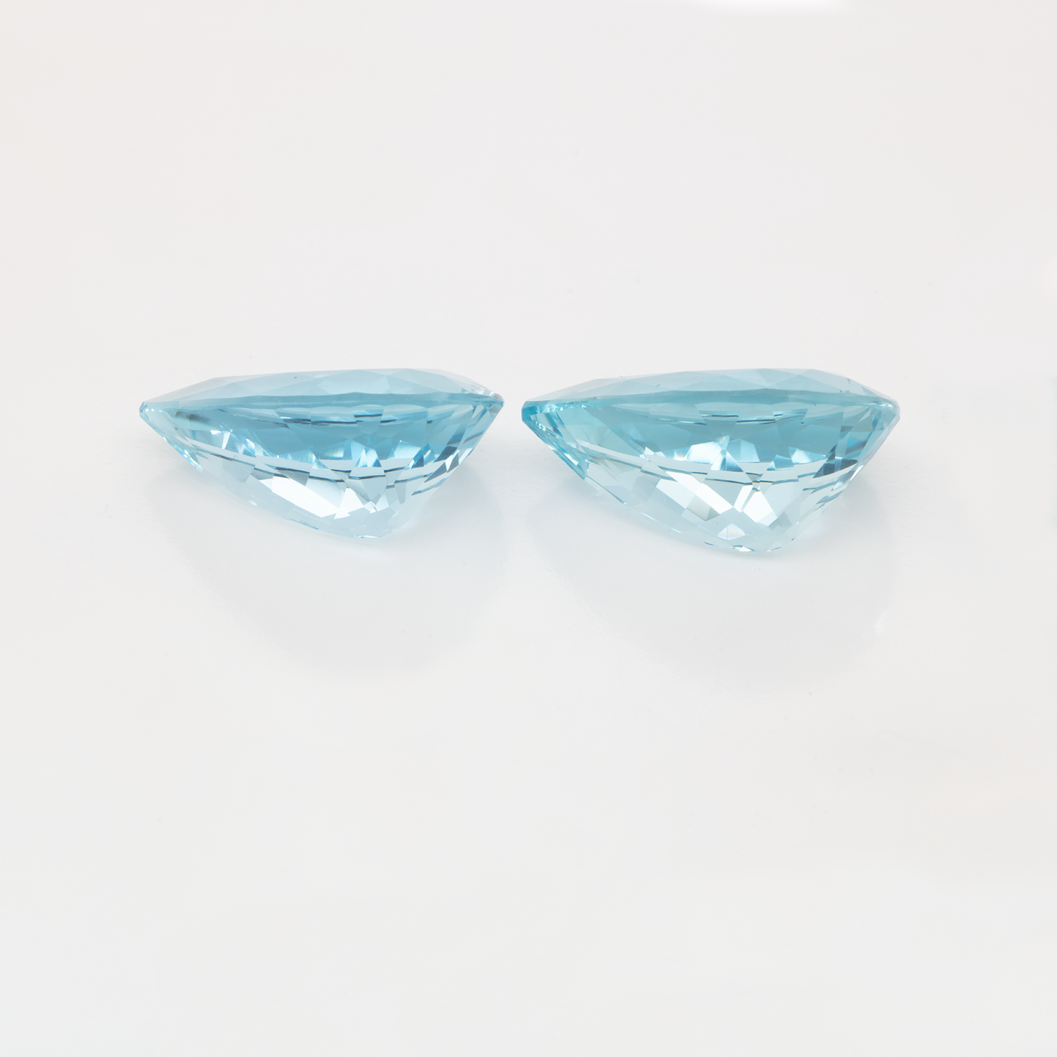 Aquamarin Paar - AAA, blau, birnform, 16x11 mm, 11.69 cts, Nr. A99038