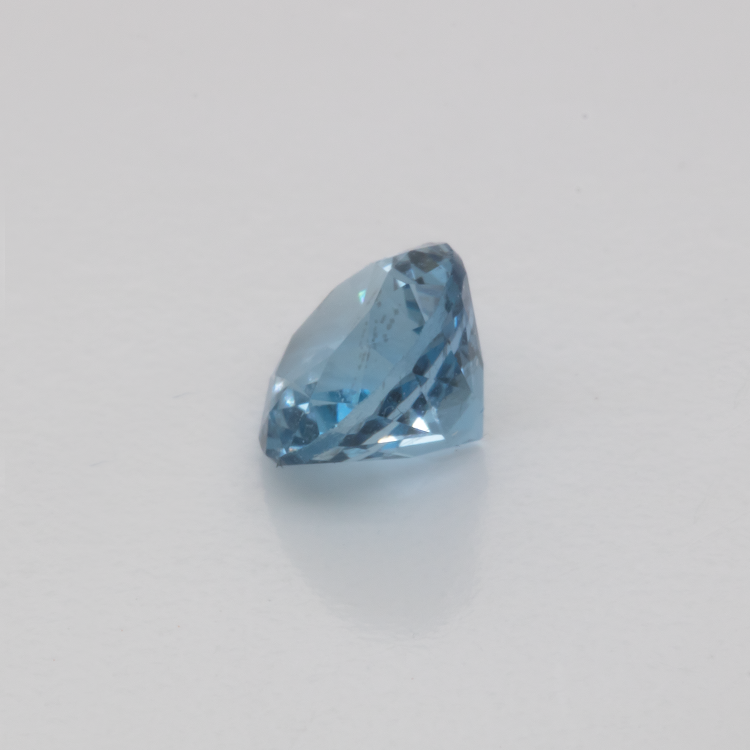 Aquamarin - AAA, rund, 4.5x4.5 mm, 0.35-0.38 cts, Nr. A99042
