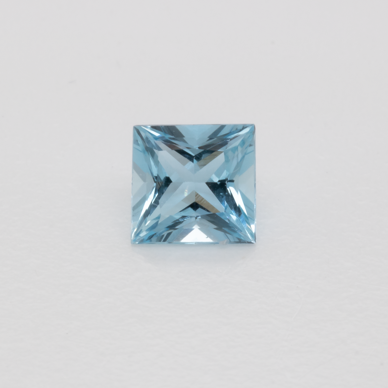 Aquamarine - AA, square, 4x4 mm, 0.25 - 0.28 cts, No. A99047