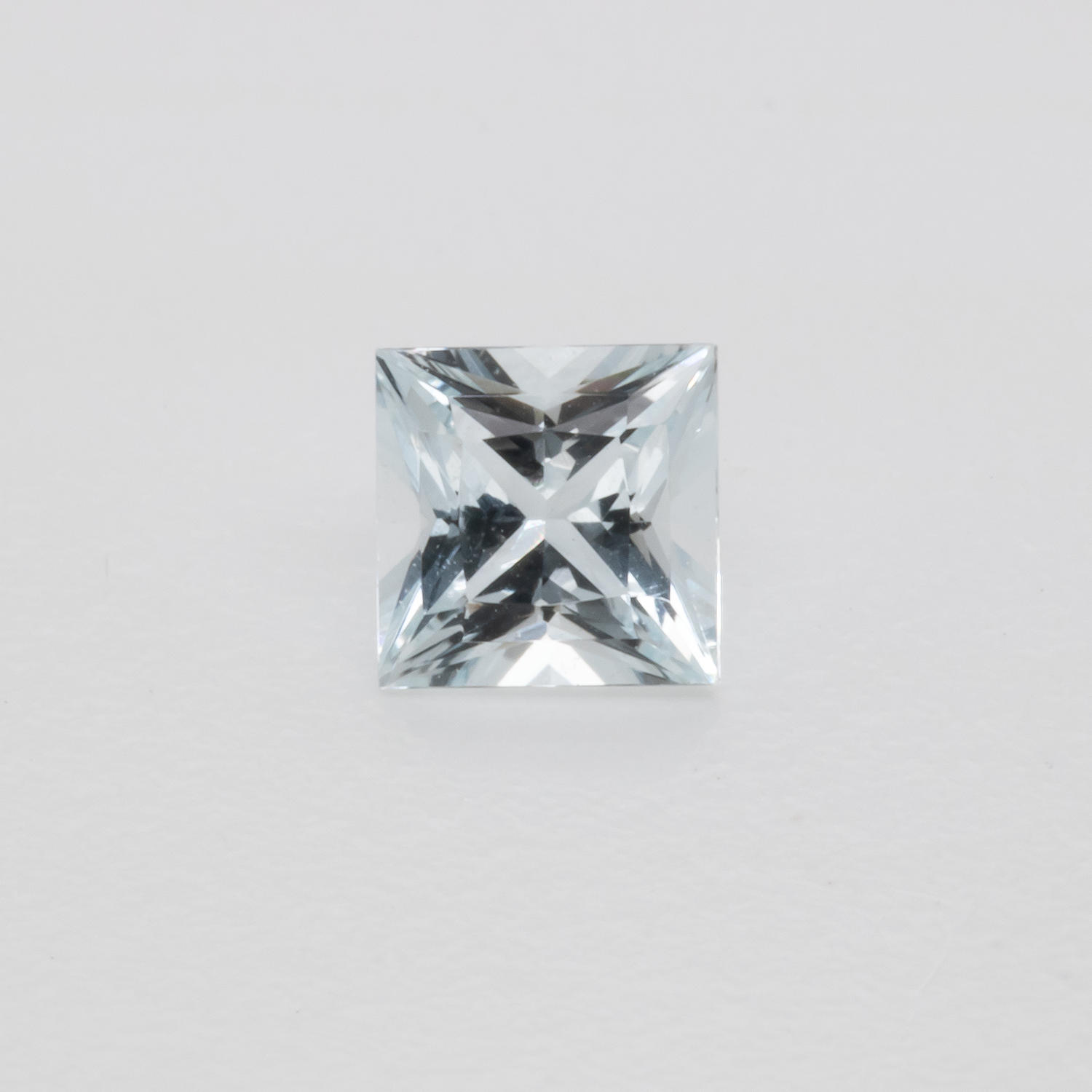 Aquamarine - A, square, 4x4 mm, 0.28 - 0.30 cts, No. A99048