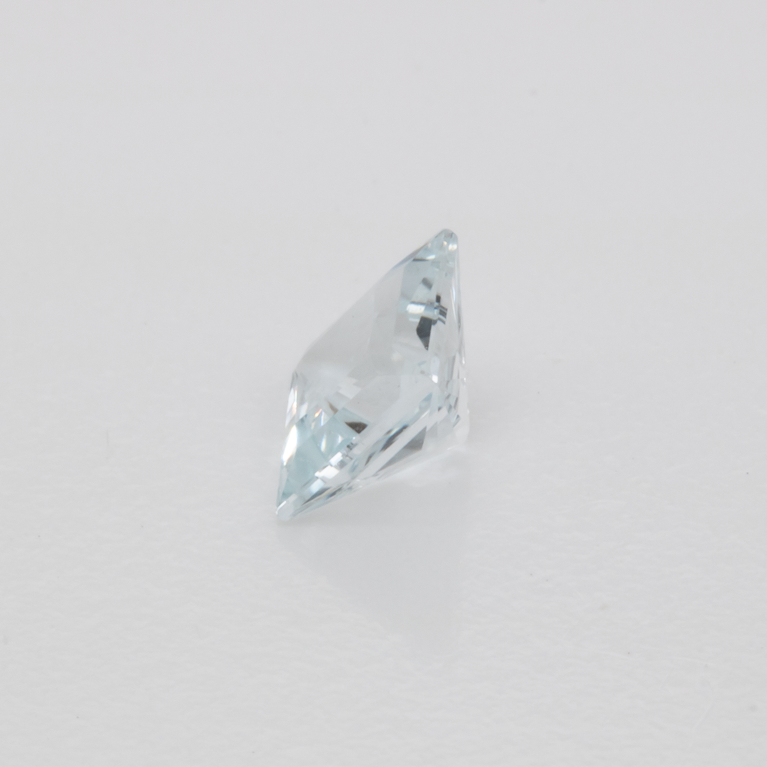 Aquamarine - A, square, 4x4 mm, 0.28 - 0.30 cts, No. A99048