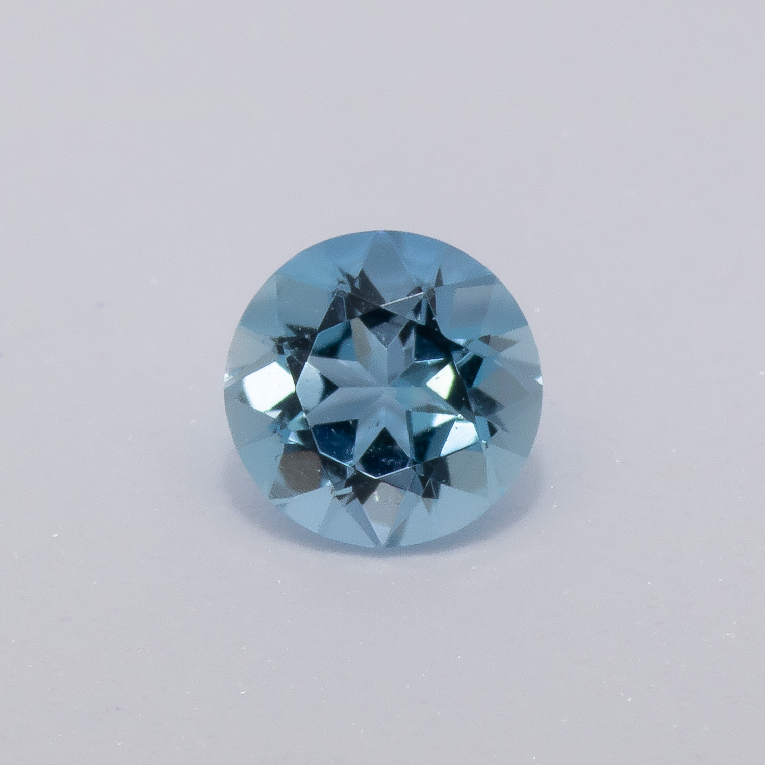 Aquamarine - AA, round, 3.5x3.5 mm, 0.13 - 0.15 cts, No. A99057