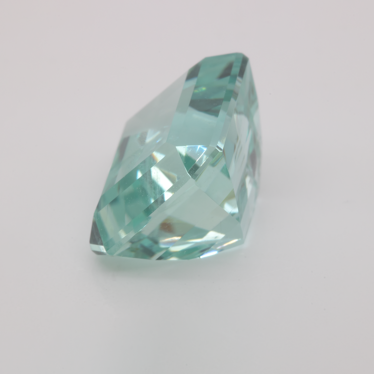 Beryll - grün, achteck, 10,2x8,7 mm, 4,03 cts, Nr. BY90030