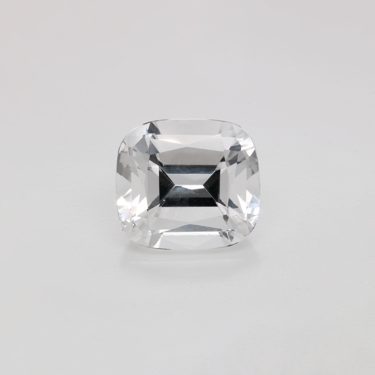 Beryll - weiß, antik, 12,2x11,1 mm, 6,56 cts, Nr. BY90035