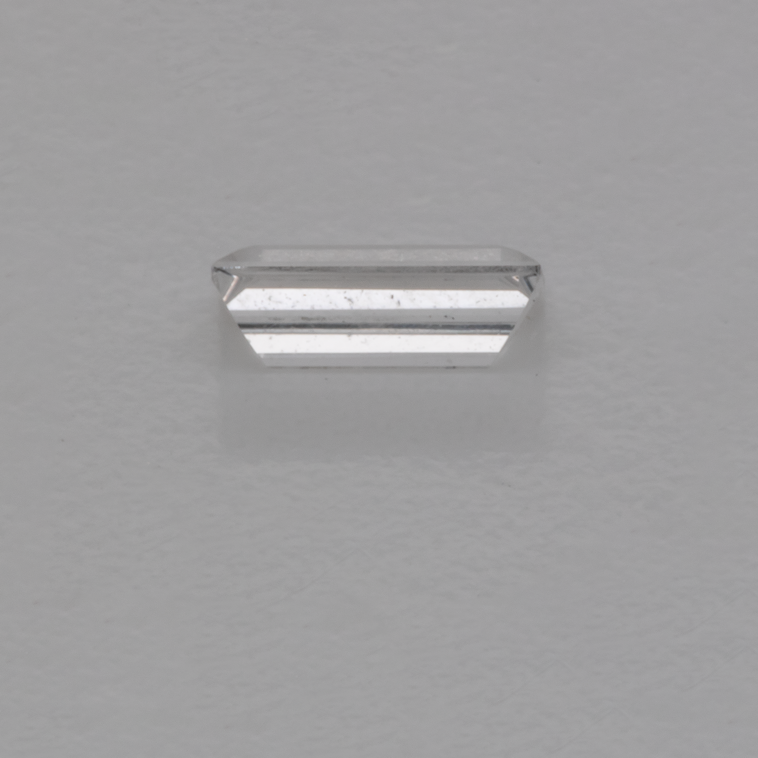 Beryll - white, rectangle, 4.1x2.1 mm, 0.10 cts, No. BY90037