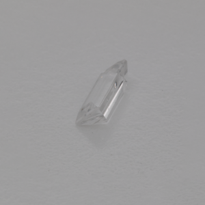 Beryll - white, rectangle, 4.1x2.1 mm, 0.10 cts, No. BY90037