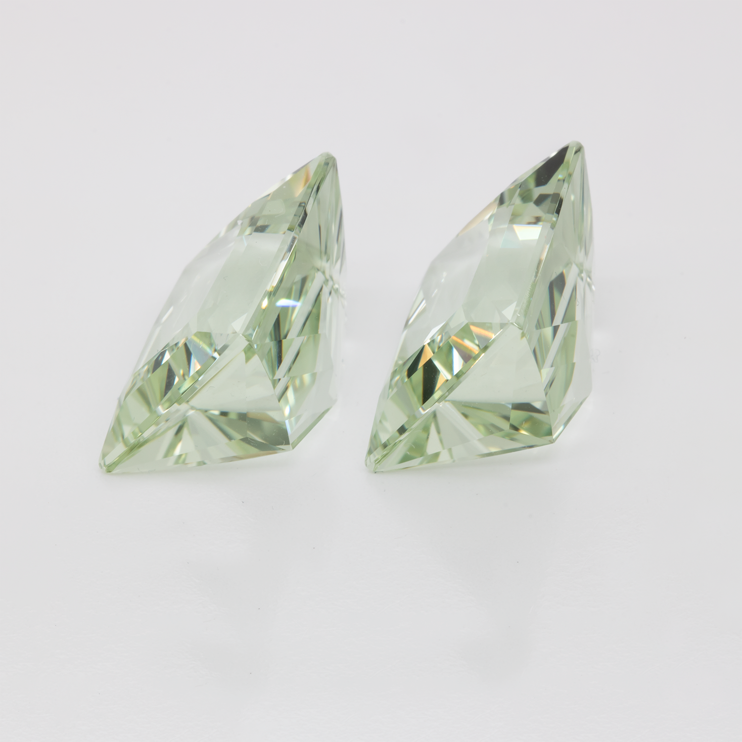 Beryl Pair - green, baguette, 15.5x12.5 mm, 25.1 cts, No. BY90040