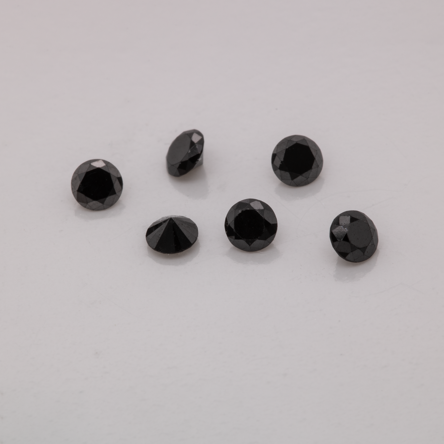 Diamant - schwarz, nicht transparent, rund, 2,0mm, ca. 0,03 cts, Nr. D11060
