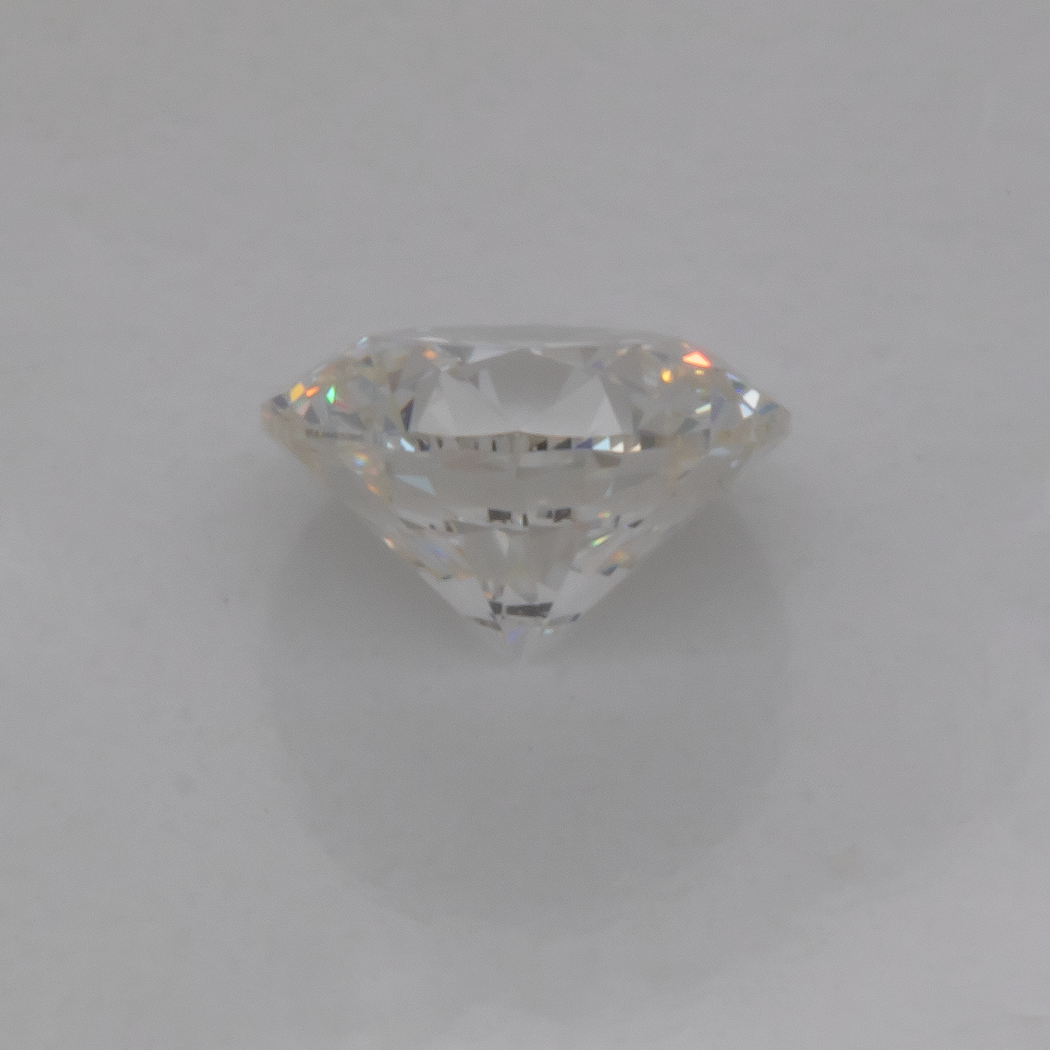 Diamond - Fine White, round, 4.01x4.04 cts, 0.25 cts, No. D11085