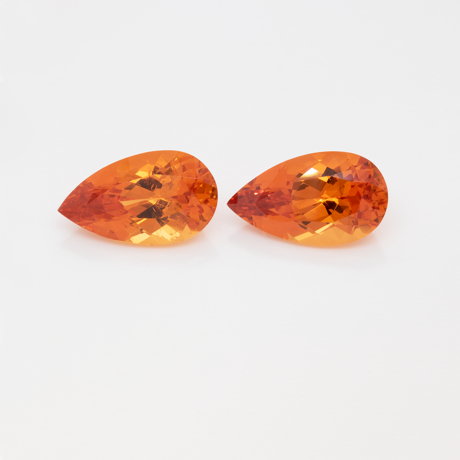 Mandarin Granat Paar - orange, birnform, 13x7.5 mm, 7.76 cts, Nr. MG99059
