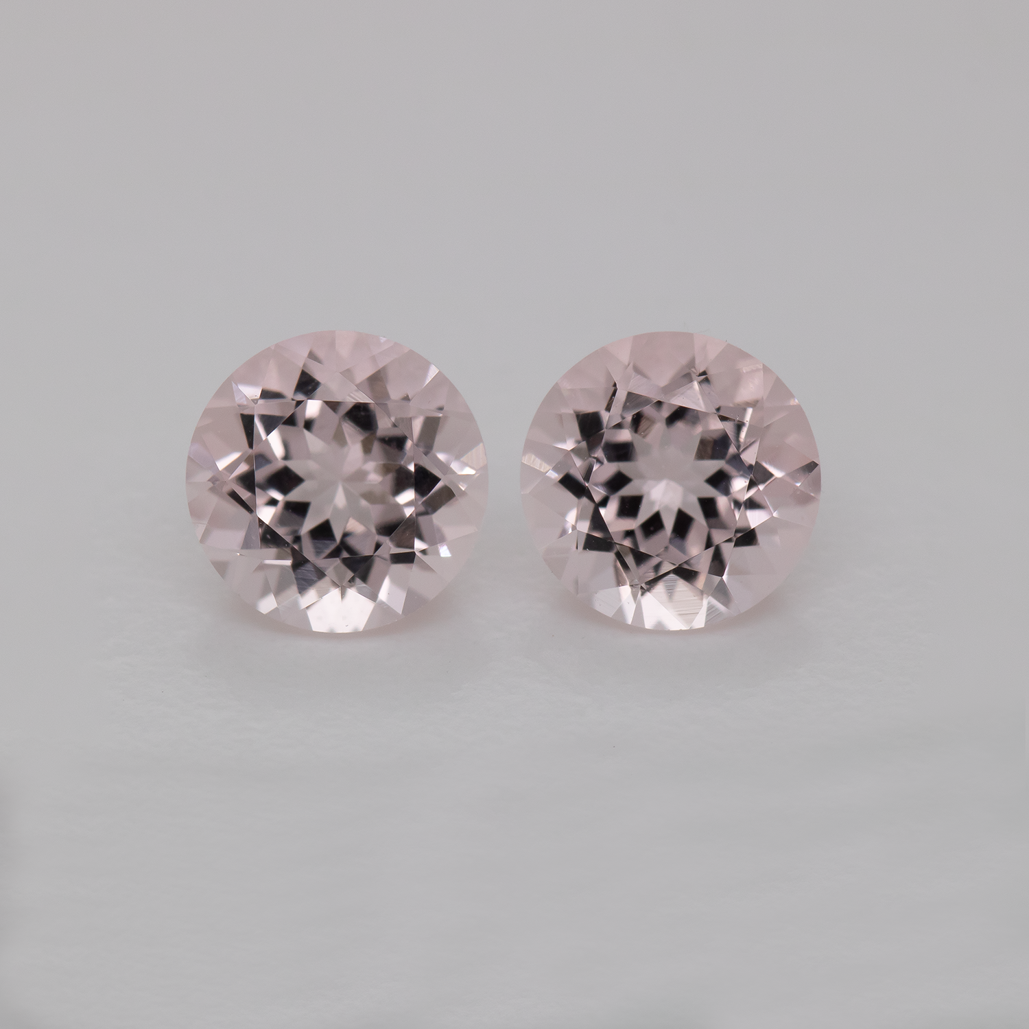 Morganite Pair - pink, round, 5x5 mm, 0.87 - 0.91 cts, No. MO46007