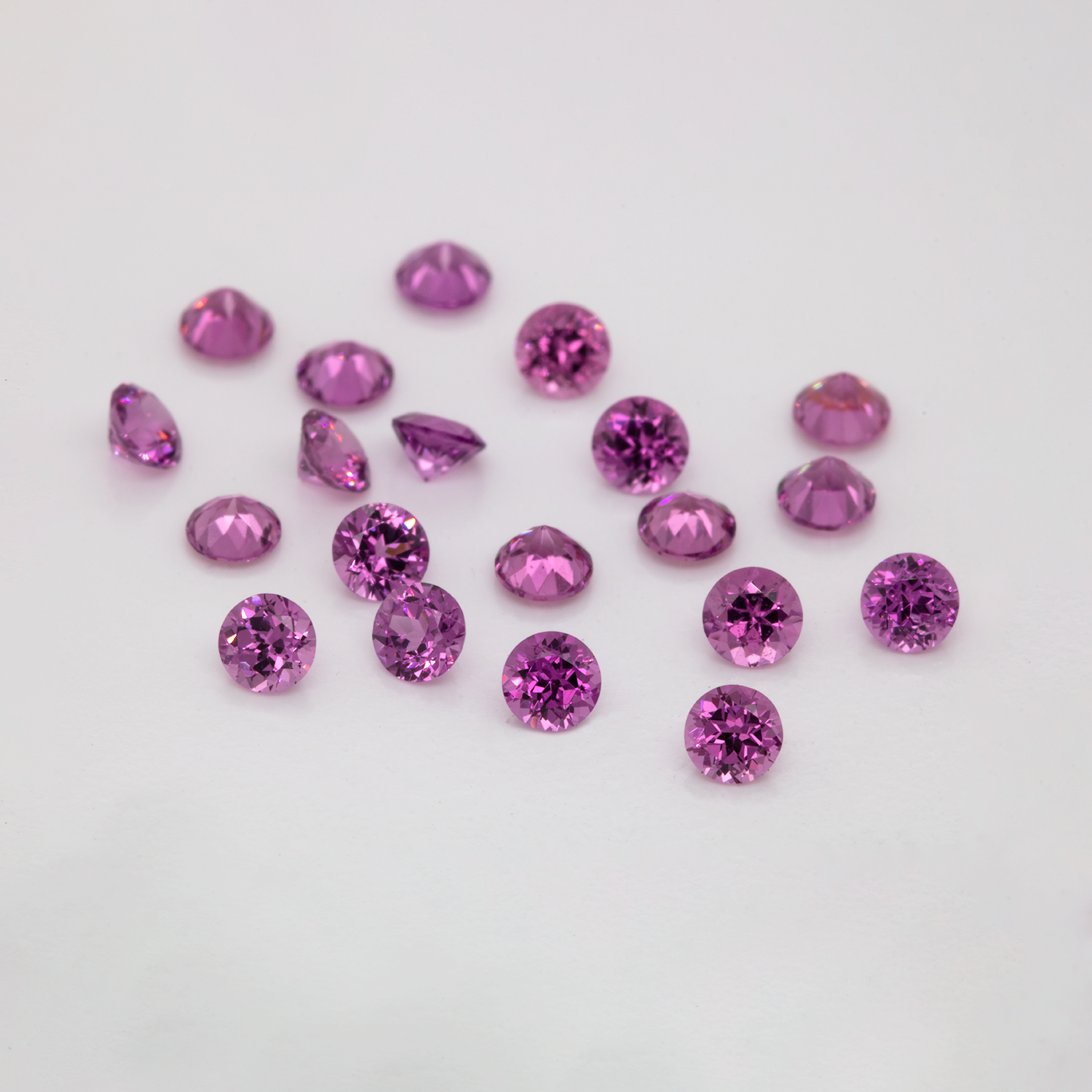 Royal Purple Garnet - purple, round, 2.5x2.5 mm, 0.07-0.08 cts, No. RP62001