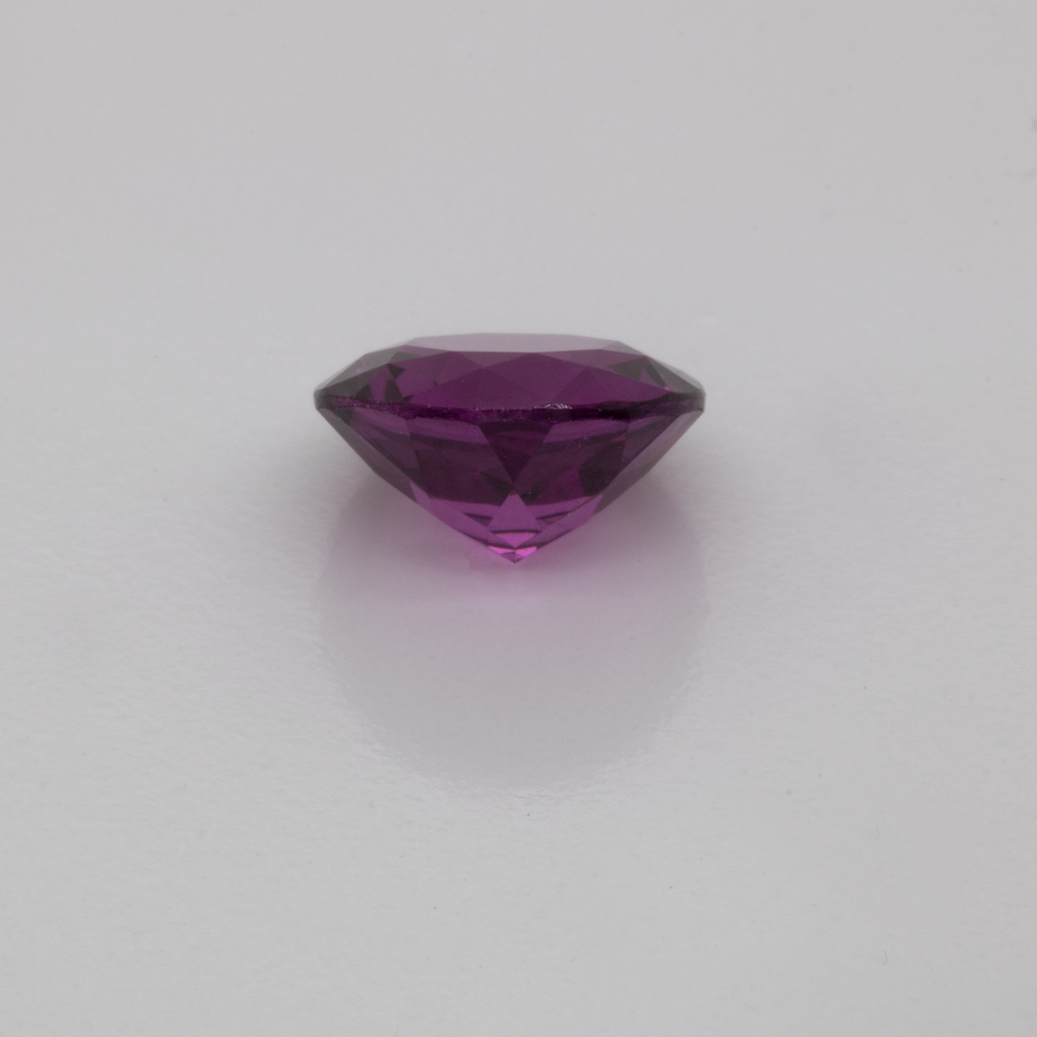 Royal Purple Garnet - purple, round, 7x7 mm, 1.42-1.66 cts, No. RP92002