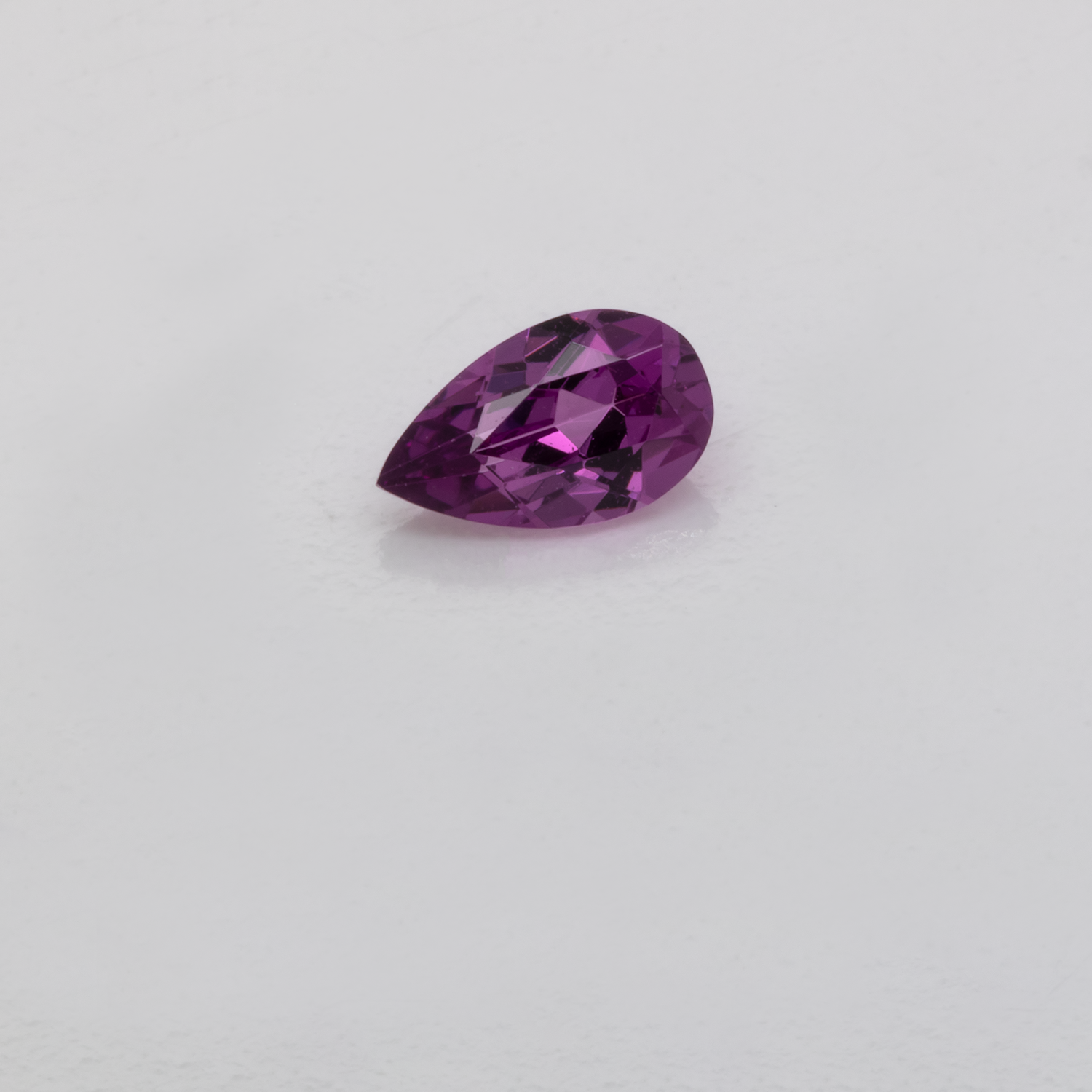 Royal Purple Garnet - purple, pearshape, 5x3 mm, 0.22-0.26 cts, No. RP93002