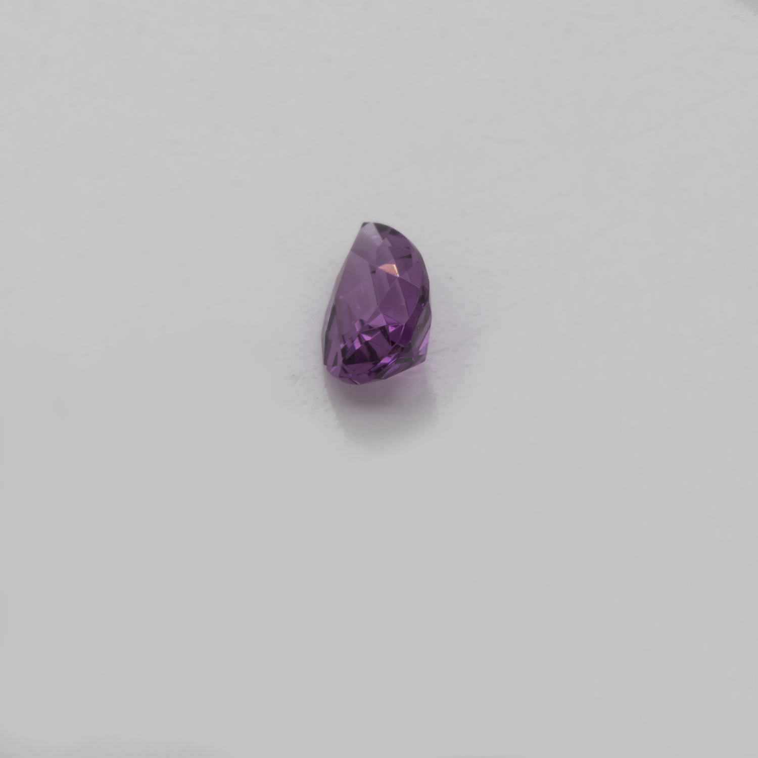 Royal Purple Garnet - purple, pearshape, 5x3 mm, 0.22-0.26 cts, No. RP93002