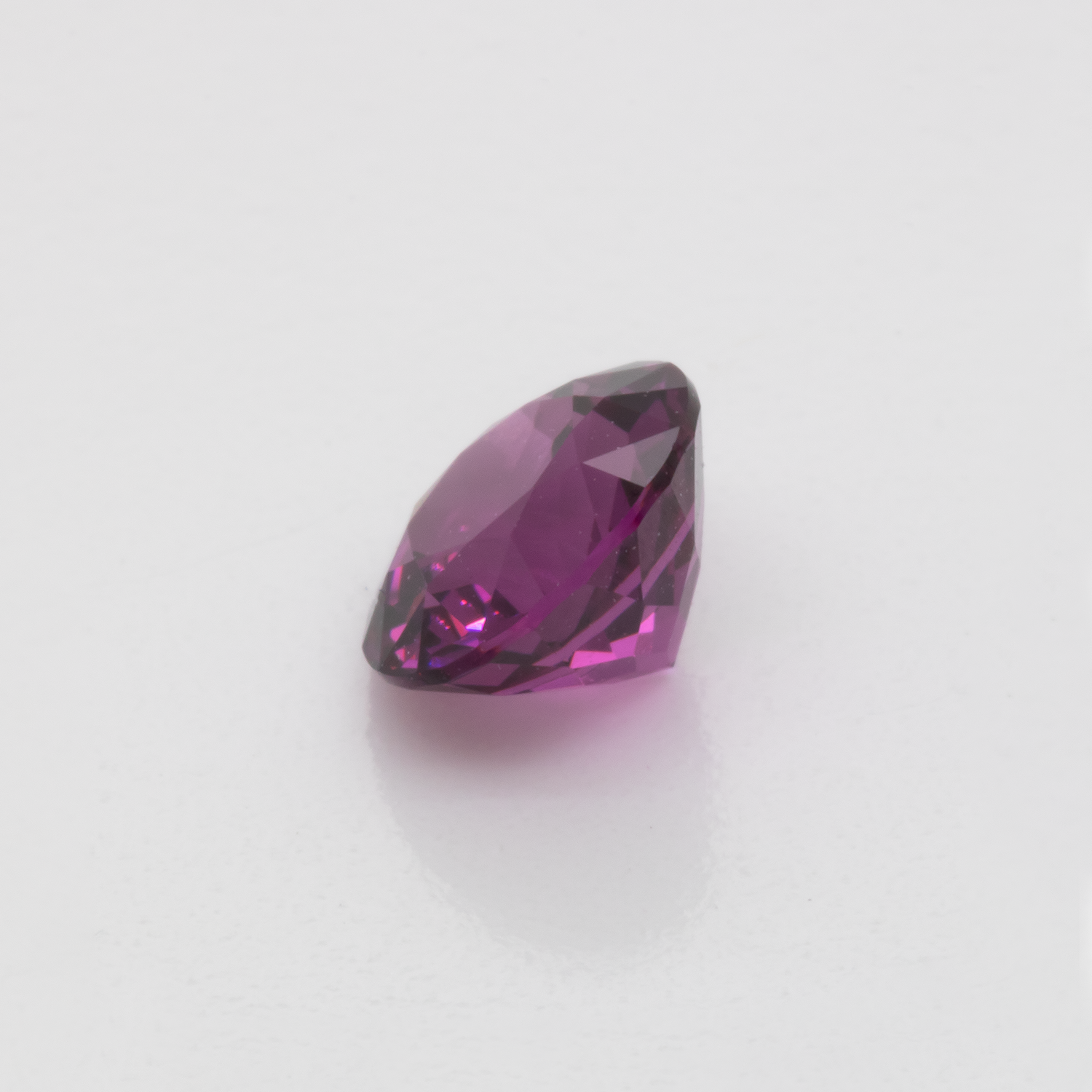 Royal Purple Garnet - purple, round, 6x6 mm, 1.08 cts, No. RP93006