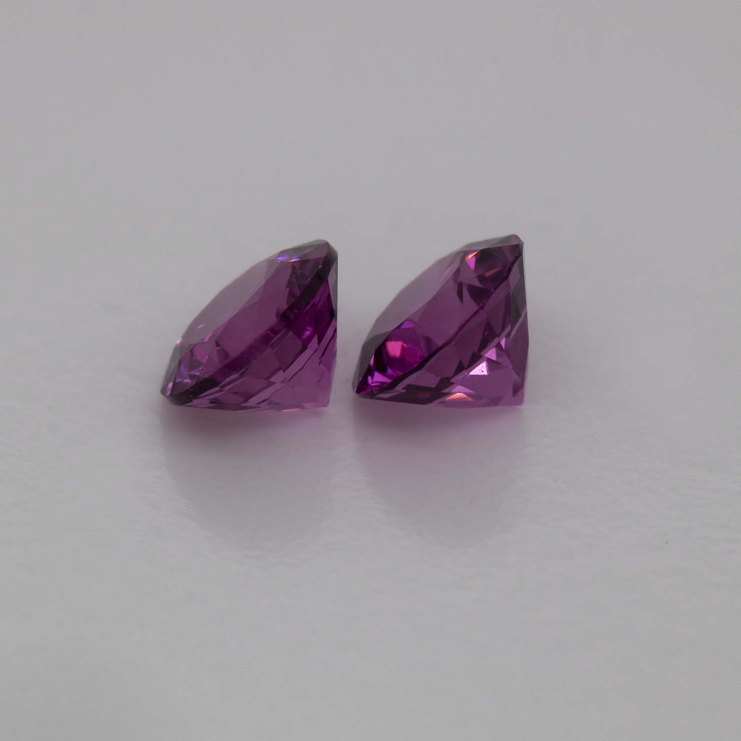 Royal Purple Garnet Pair - purple, round, 4x4 mm, 0.63 - 0.66 cts, No. RP94001