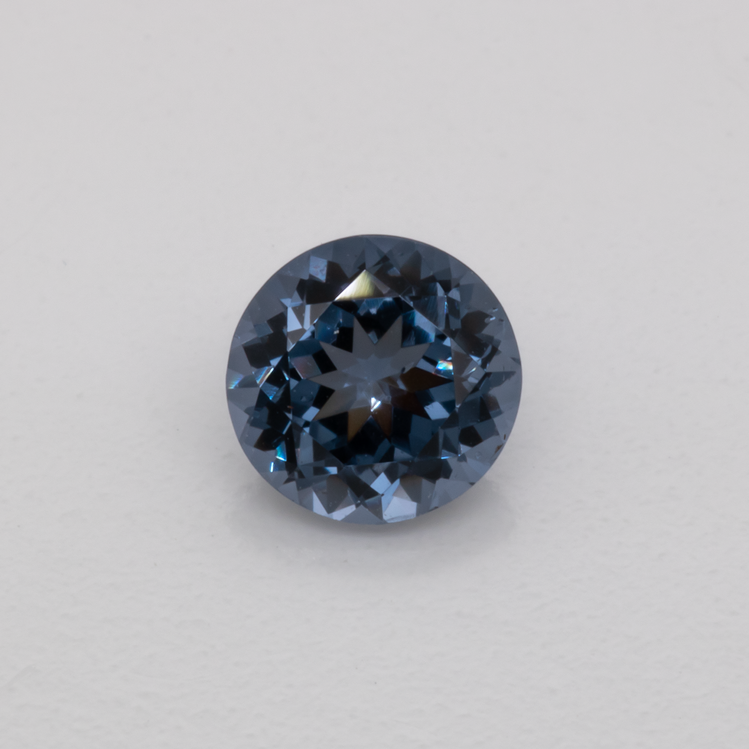 Spinell - blau, rund, 5x5 mm, 0,54 cts, Nr. SP90006