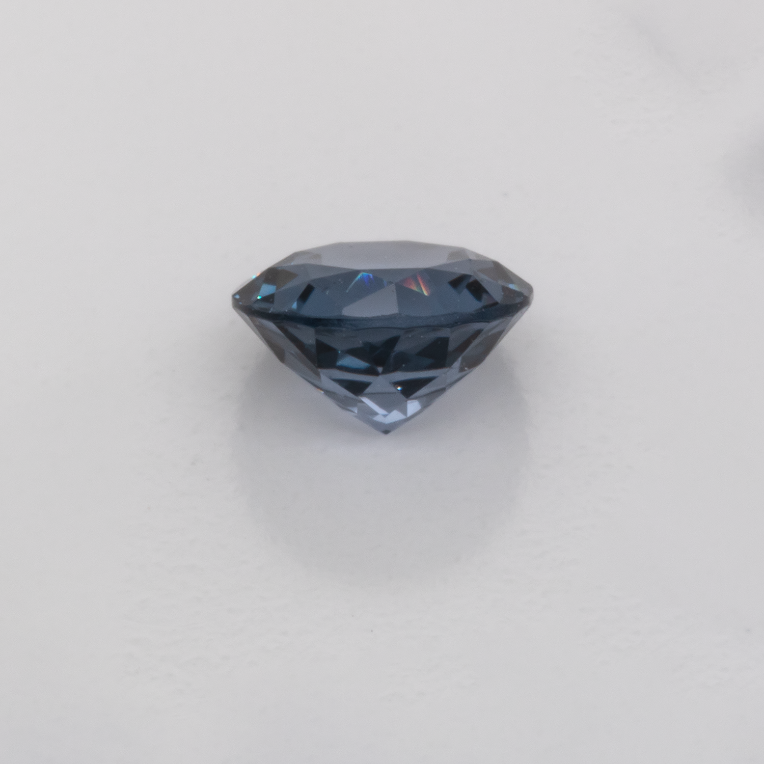 Spinell - blau, rund, 5x5 mm, 0,54 cts, Nr. SP90006