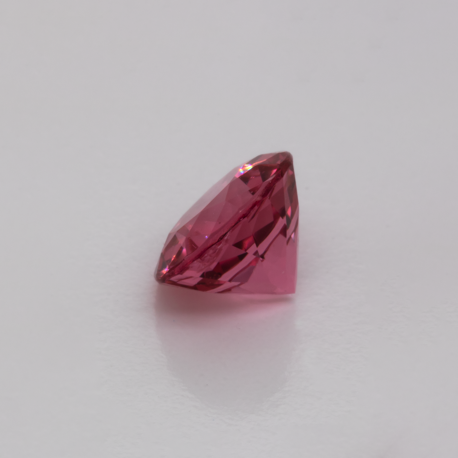 Spinell - rosa, rund, 5,7x5,7 mm, 0,85 cts, Nr. SP90021