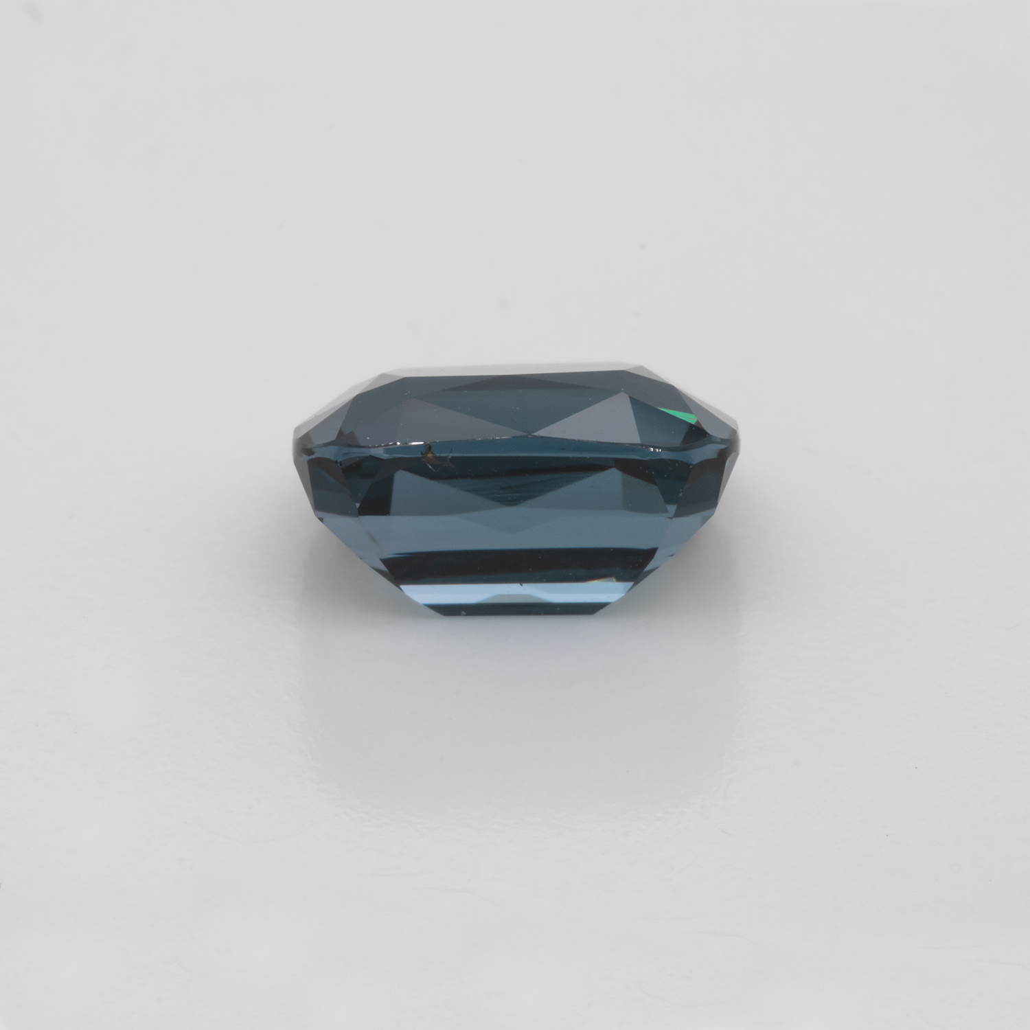 Spinell - blau, antik, 9.3x7.1 mm, 3.23 cts, Nr. SP90028