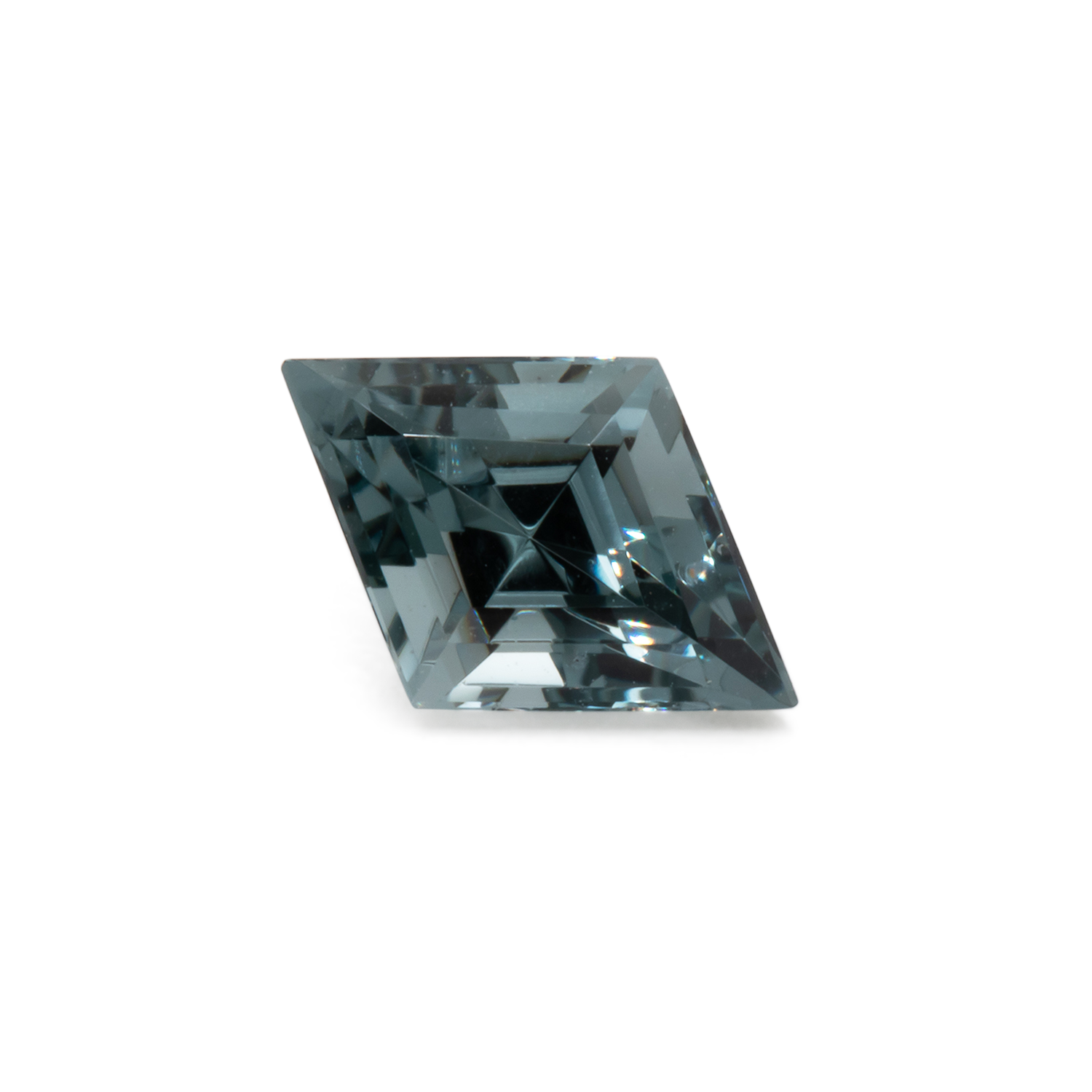 Spinell - grau, fancy, 8.9x6.1 mm, 1.05 cts, Nr. SP90042