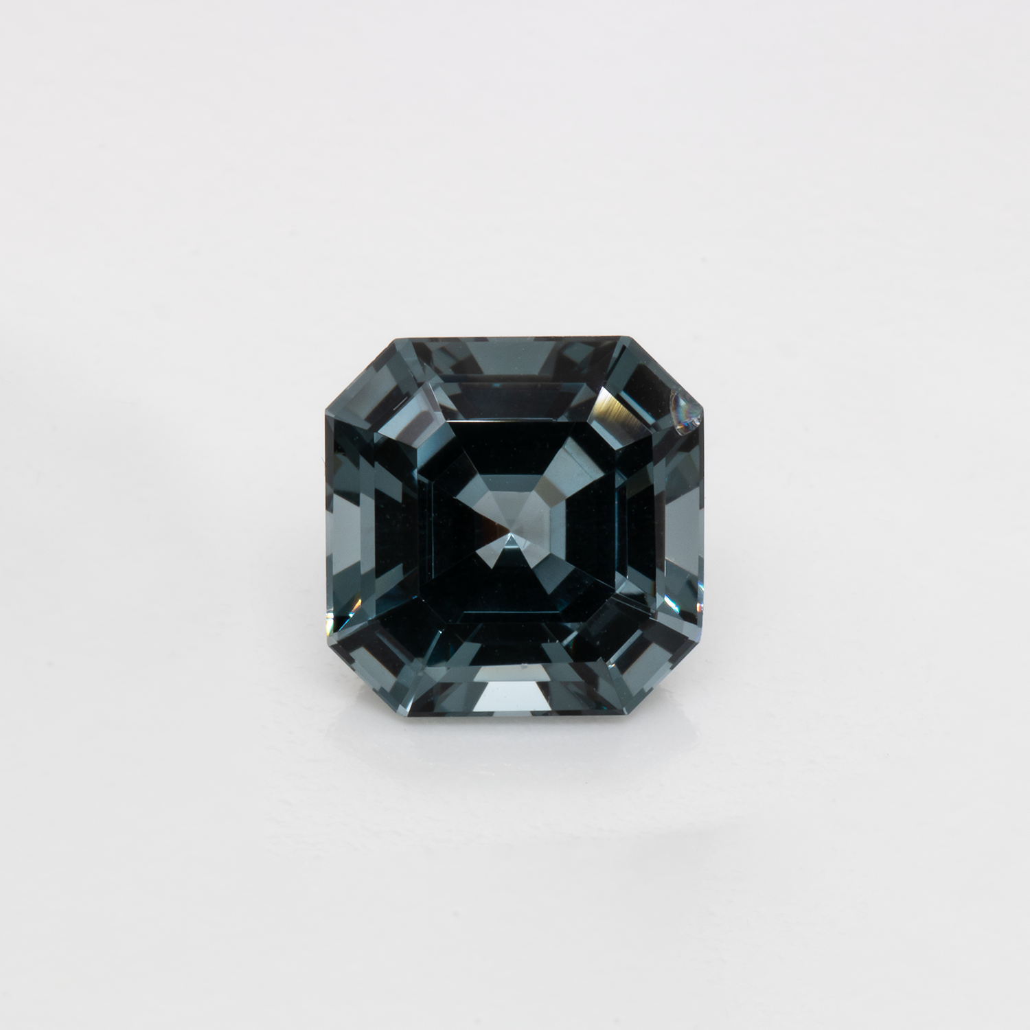 Spinel - grey, assher, 8x8 mm, 2.55 cts, No. SP90044