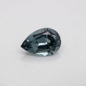 Spinell - grau, birnform, 9.4x6.5 mm, 1.61 cts, Nr. SP90045