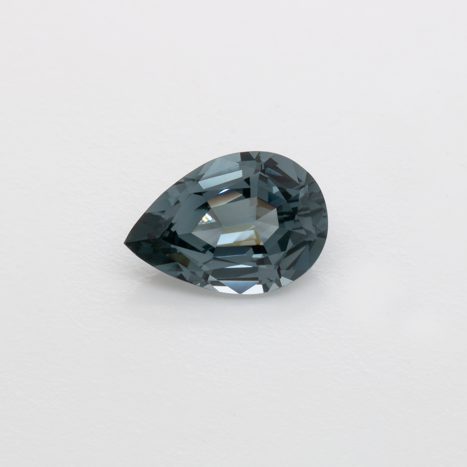 Spinel - grey, pearshape, 9.3x6.5 mm, 1.60 cts, No. SP90046
