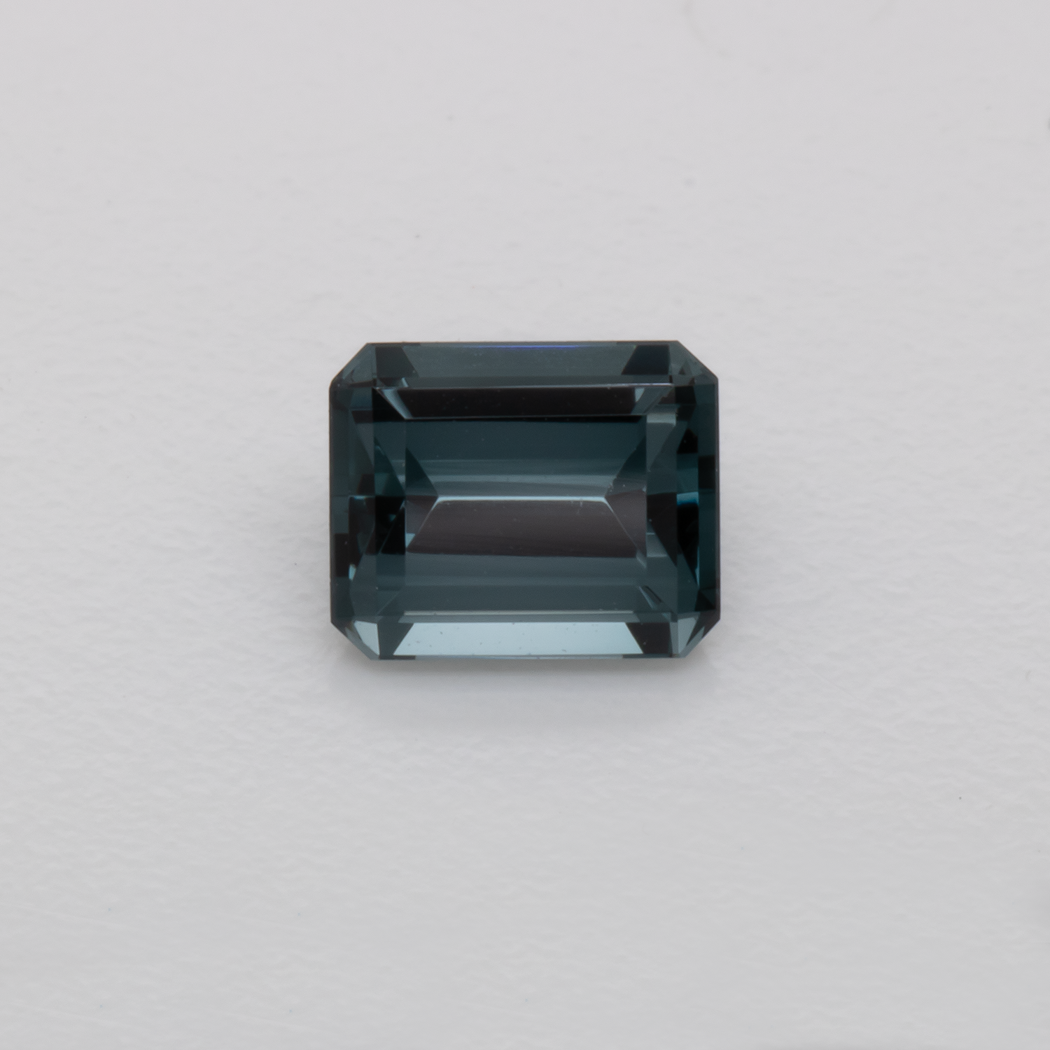 Spinel - grey, octagon, 5.6x4.5 mm, 0.75 cts, No. SP90054