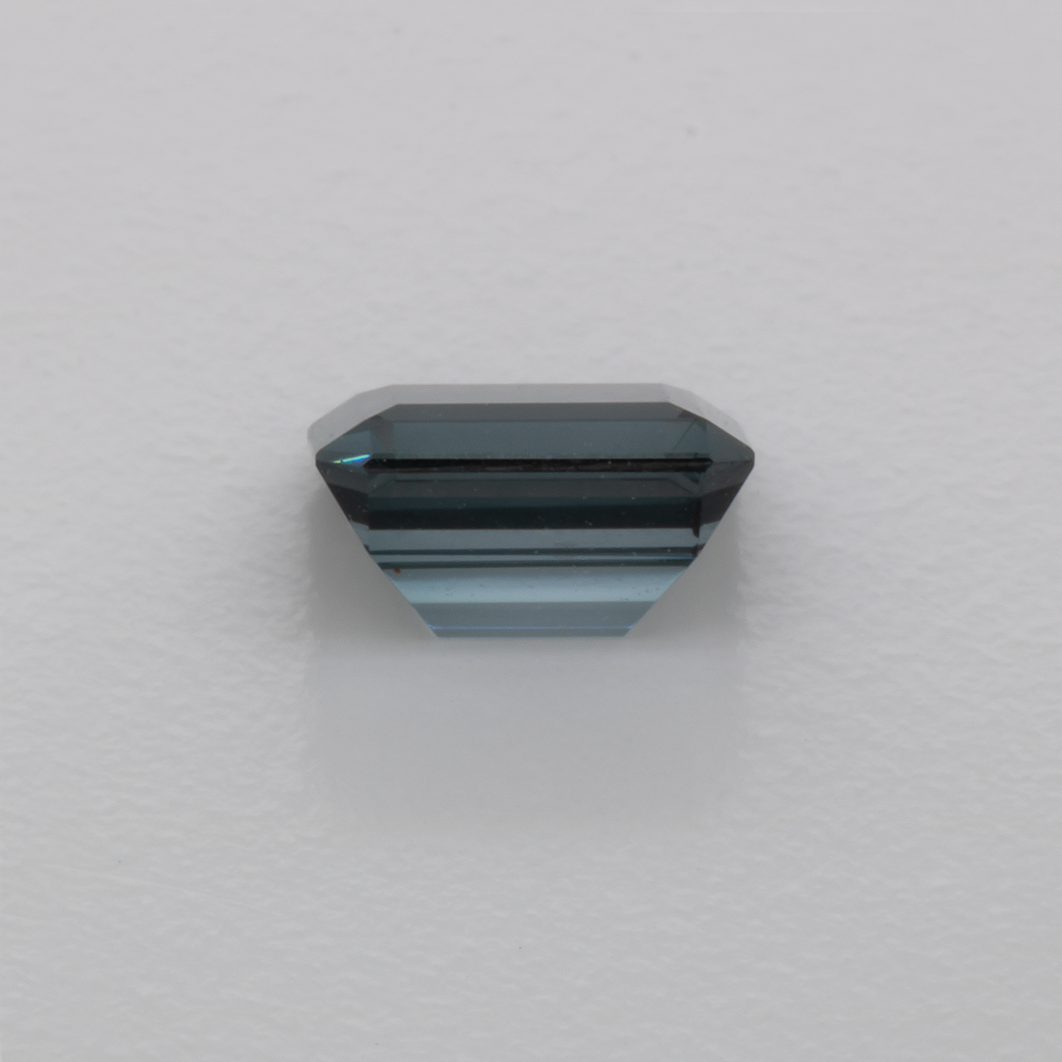 Spinel - grey, octagon, 5.6x4.5 mm, 0.75 cts, No. SP90054