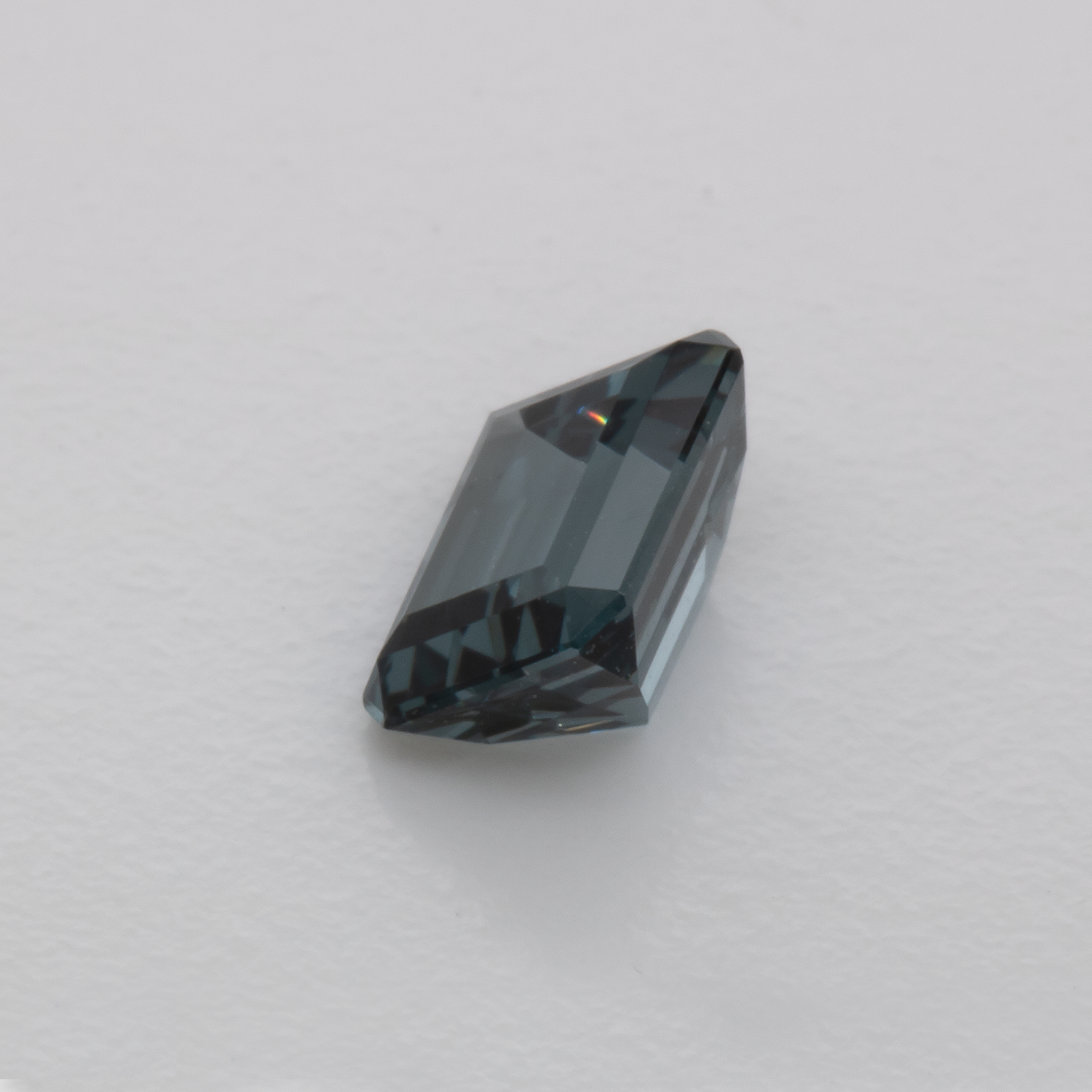 Spinel - grey, octagon, 5.6x4.5 mm, 0.75 cts, No. SP90054