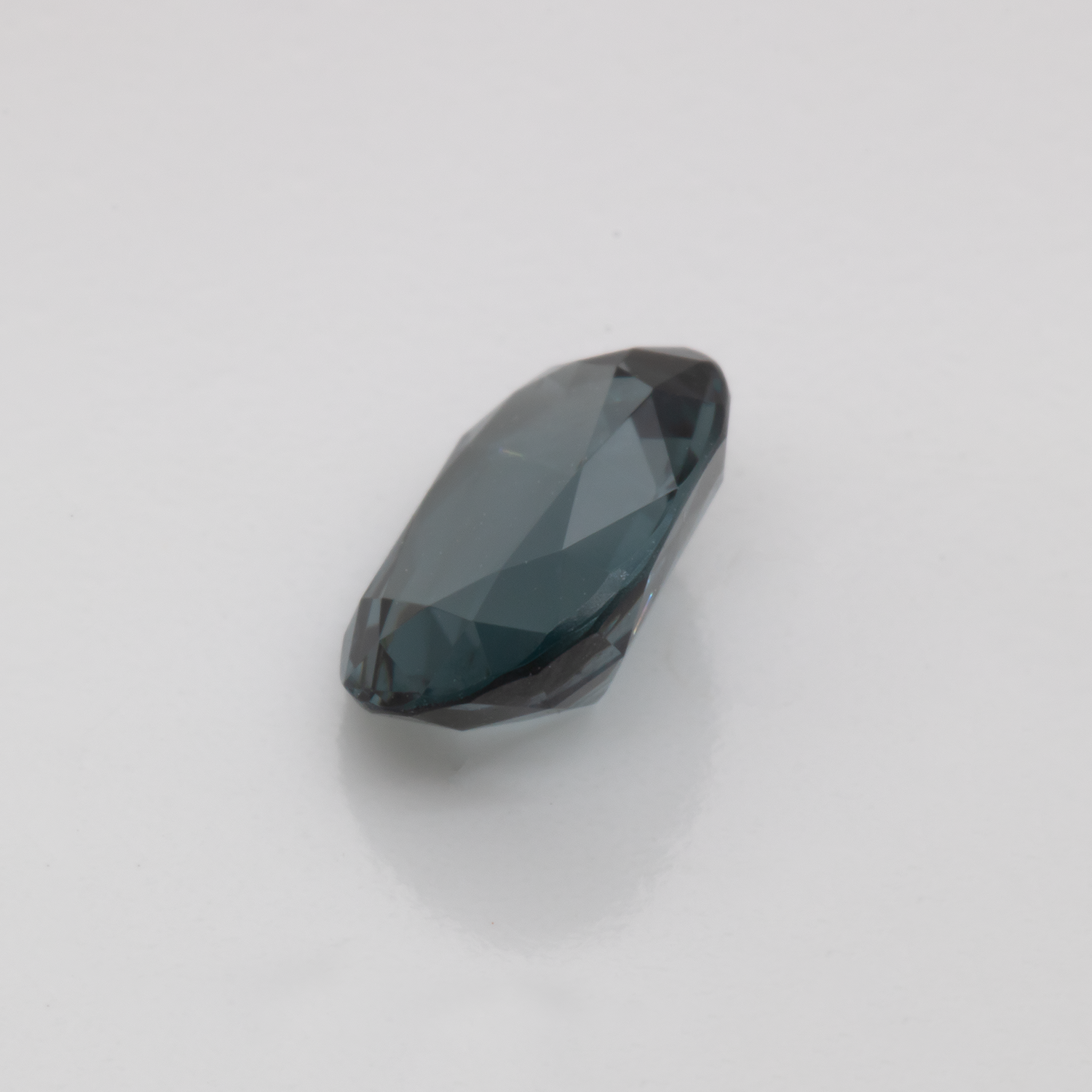 Spinel - grey, oval, 8.5x6 mm, 1.53 cts, No. SP90055