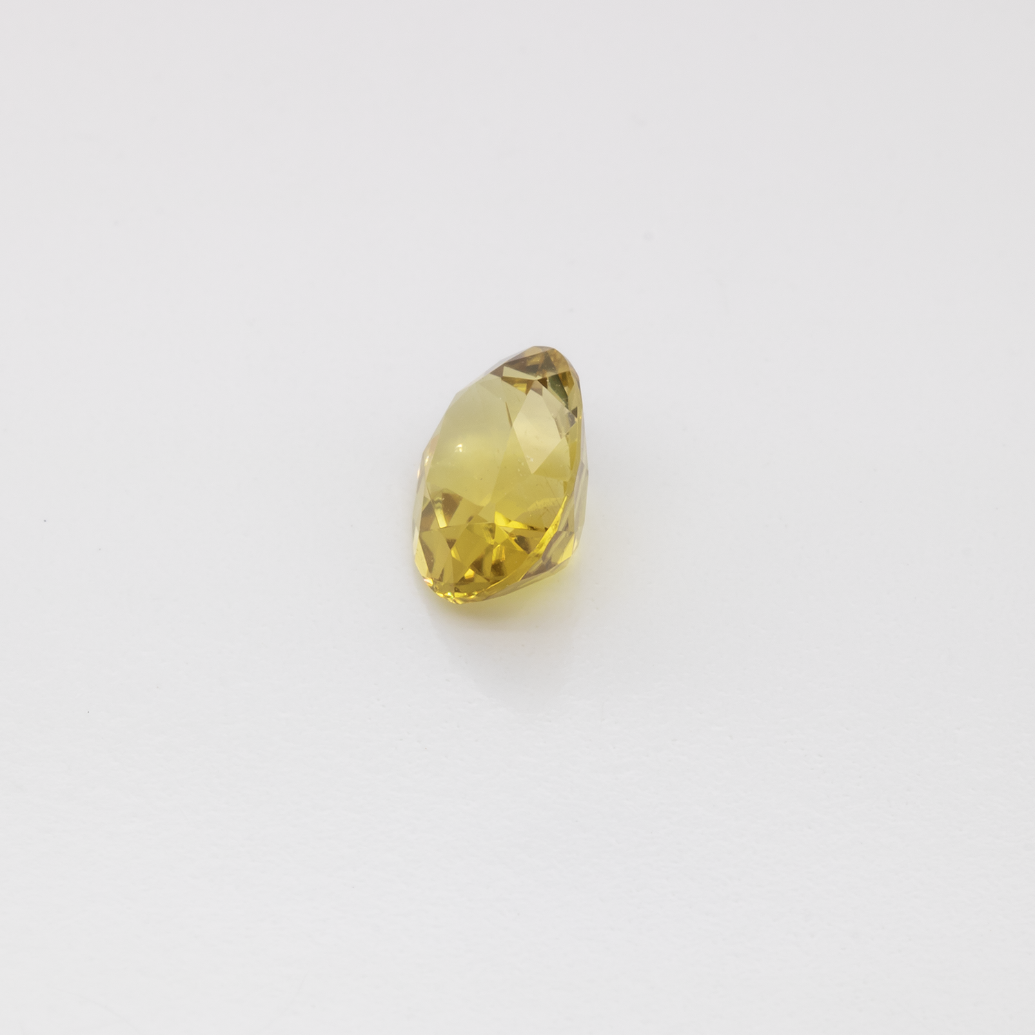 Tourmaline - yellow, oval, 8x6 mm, 1.30 cts, No. TR101327