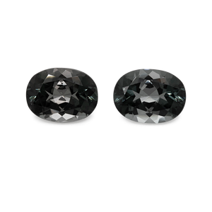 Turmalin Paar - grau, oval, 8x6,1 mm, 2,62 cts, Nr. TR10217