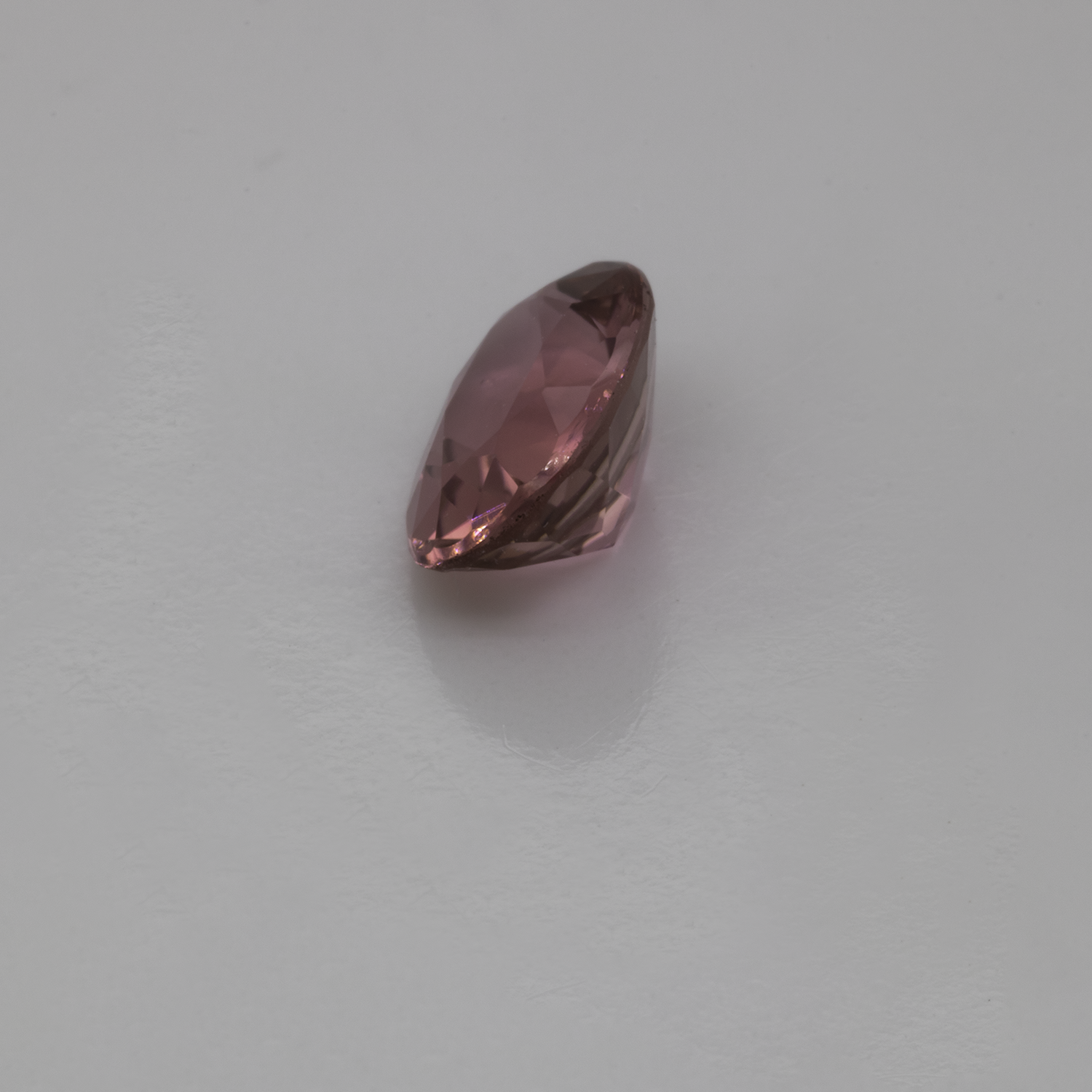 Turmalin - altrosa, oval, 7x5 mm, 0,65-0,78 cts, Nr. TR12003