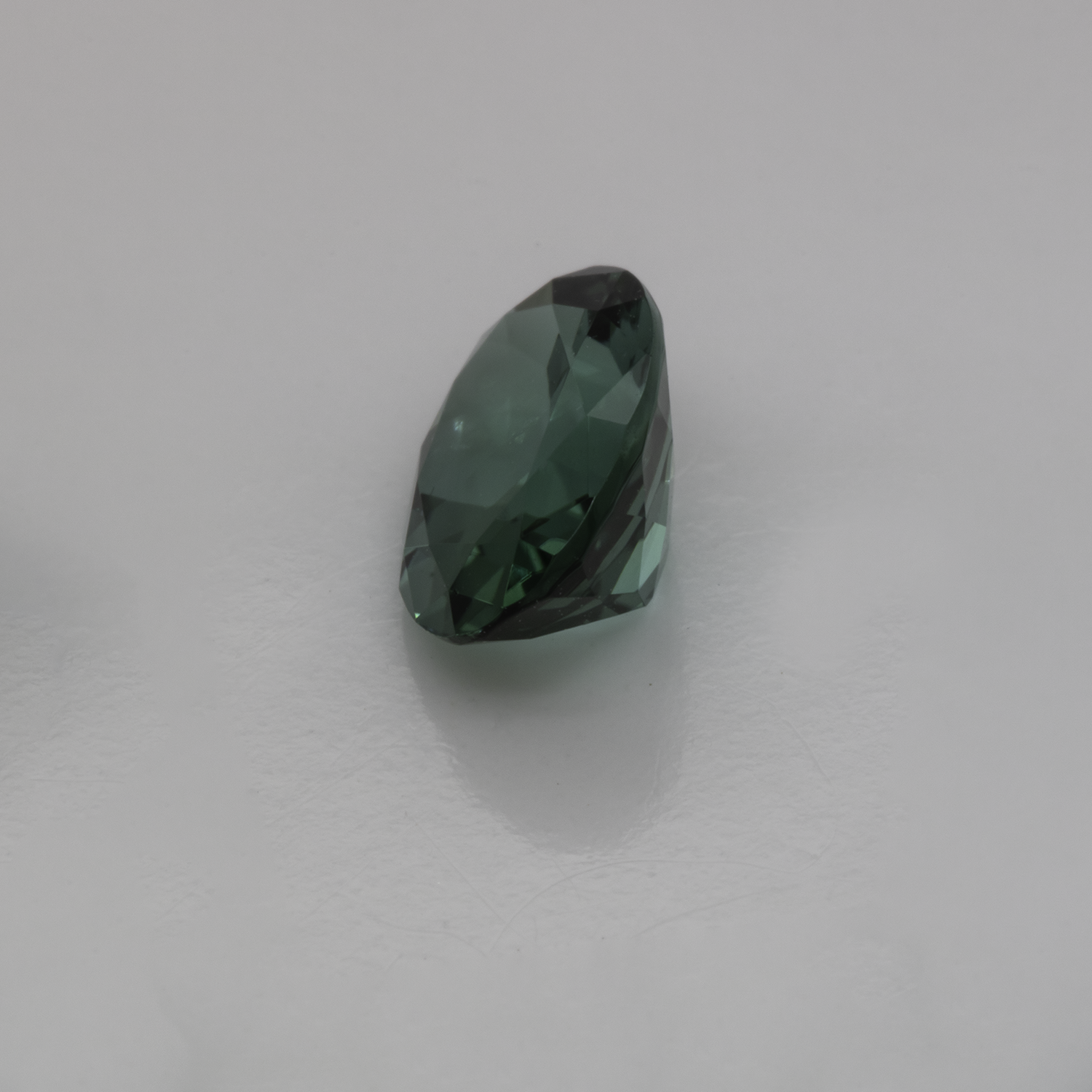 Turmalin - grün, oval, 7x5 mm, 0,73 cts, Nr. TR27002