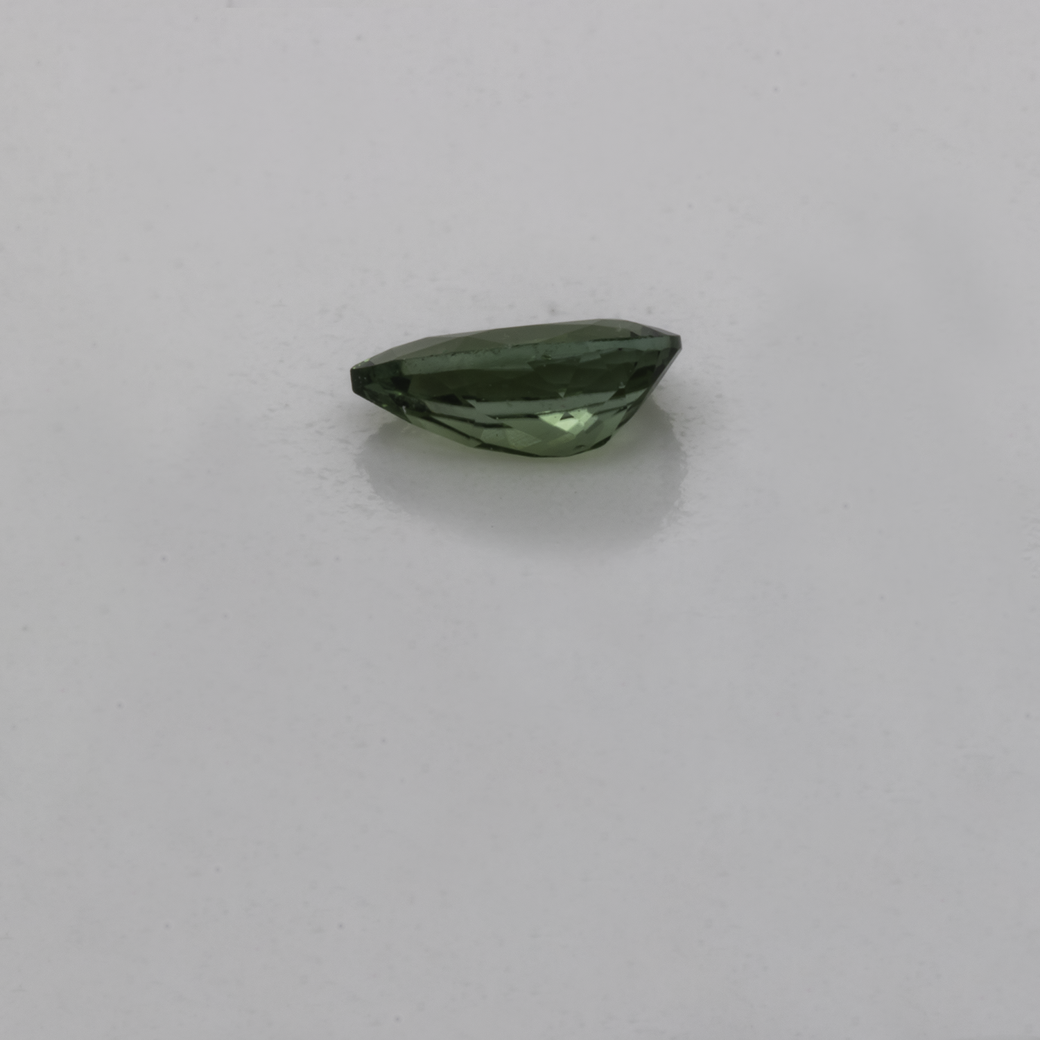 Tourmaline - green, pearshape, 5x3 mm, 0.18-0.20 cts, No. TR991022