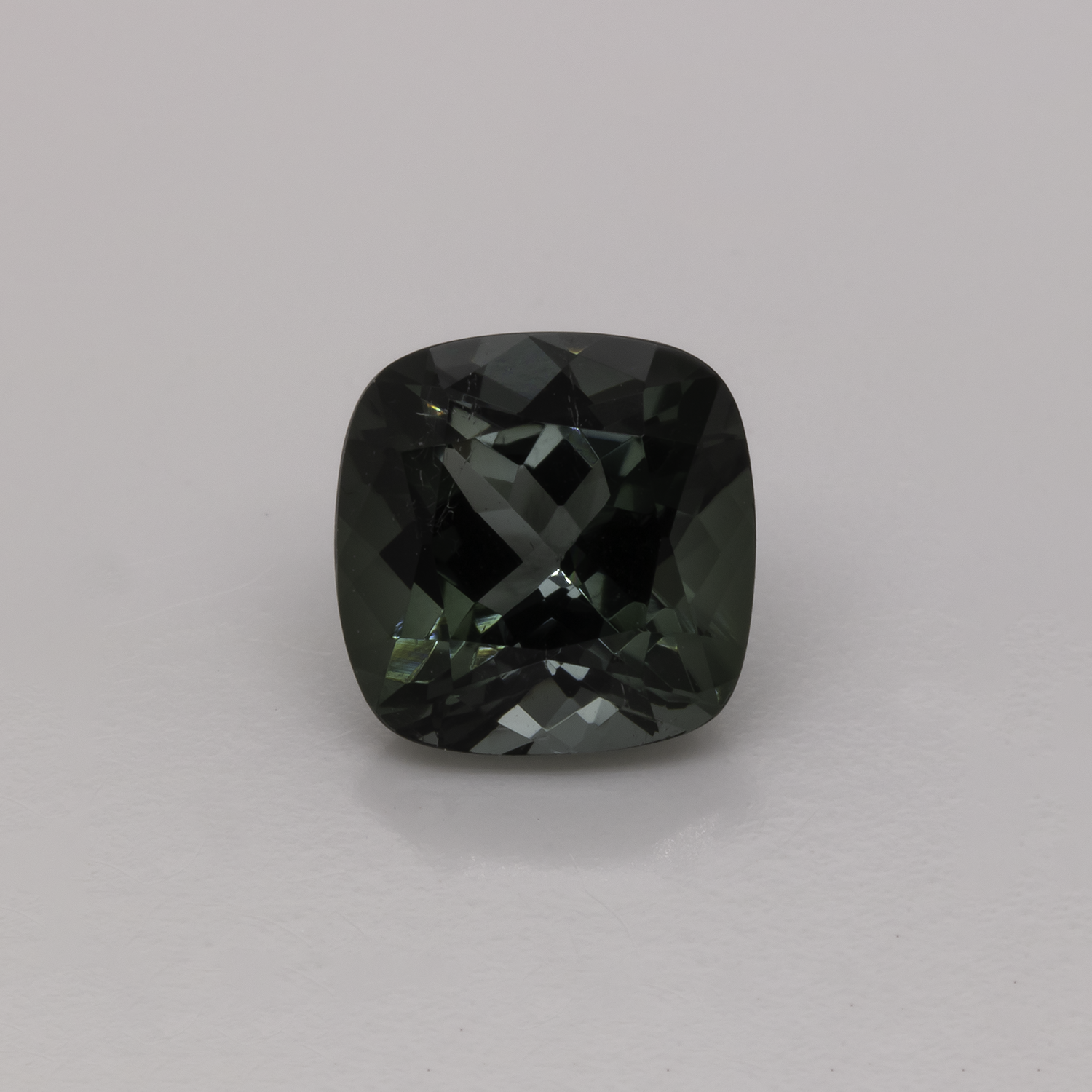 Tourmaline - grey/green, cushion, 8x8 mm, 2.38 cts, No. TR991042