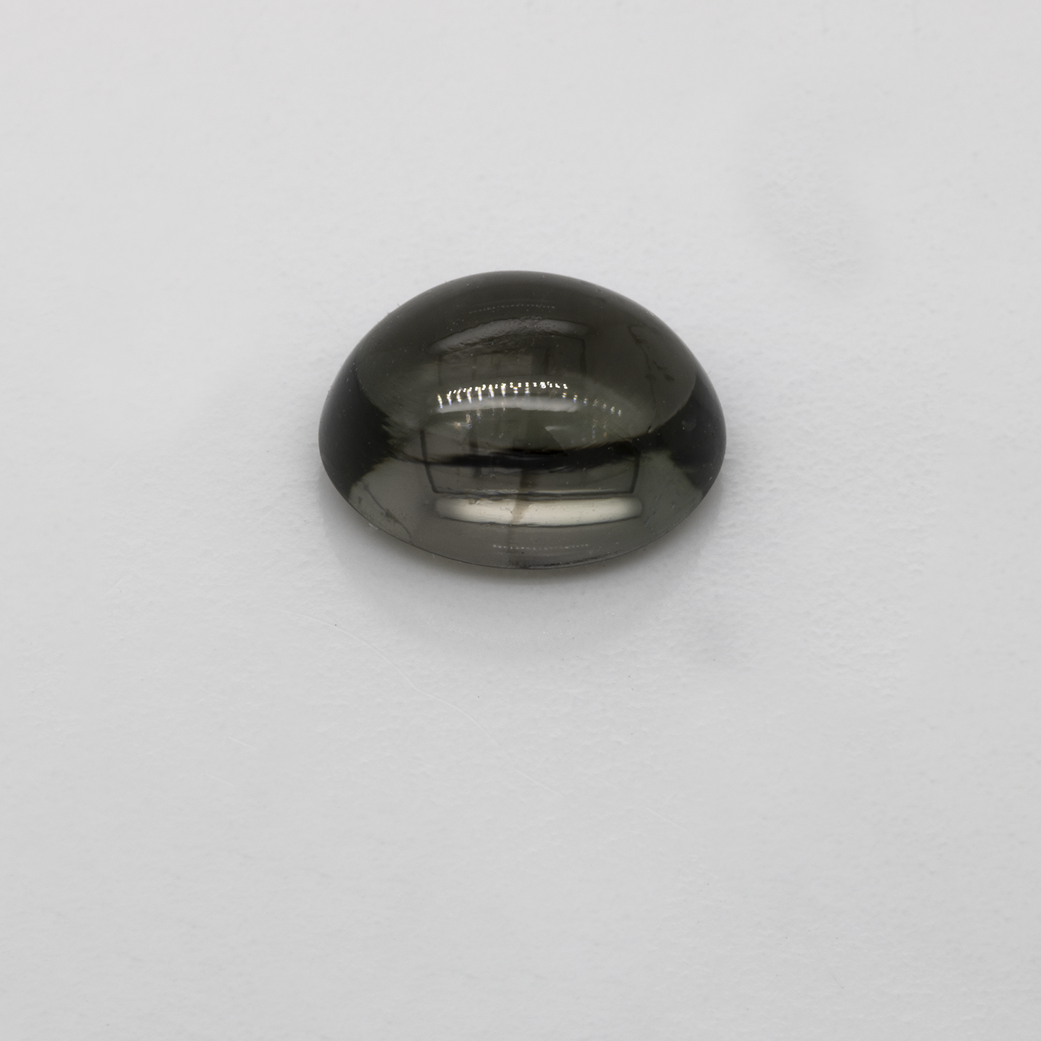 Turmalin - grau, oval, 8,2x6,3 mm, 1,86 cts, Nr. TR99104