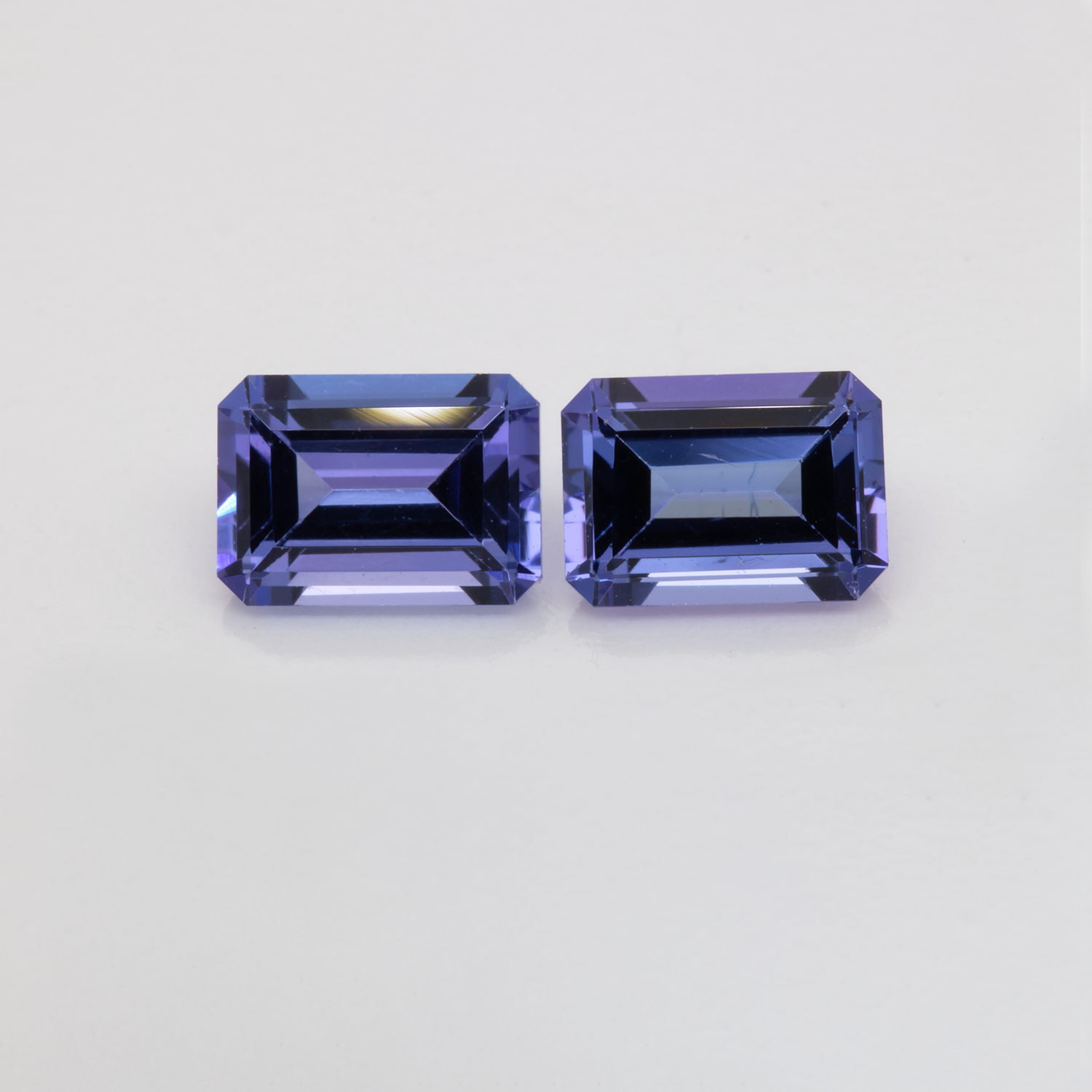 Tanzanite Pair - AA, octagon, 7x5 mm, 2.12 cts, No. TZ99022