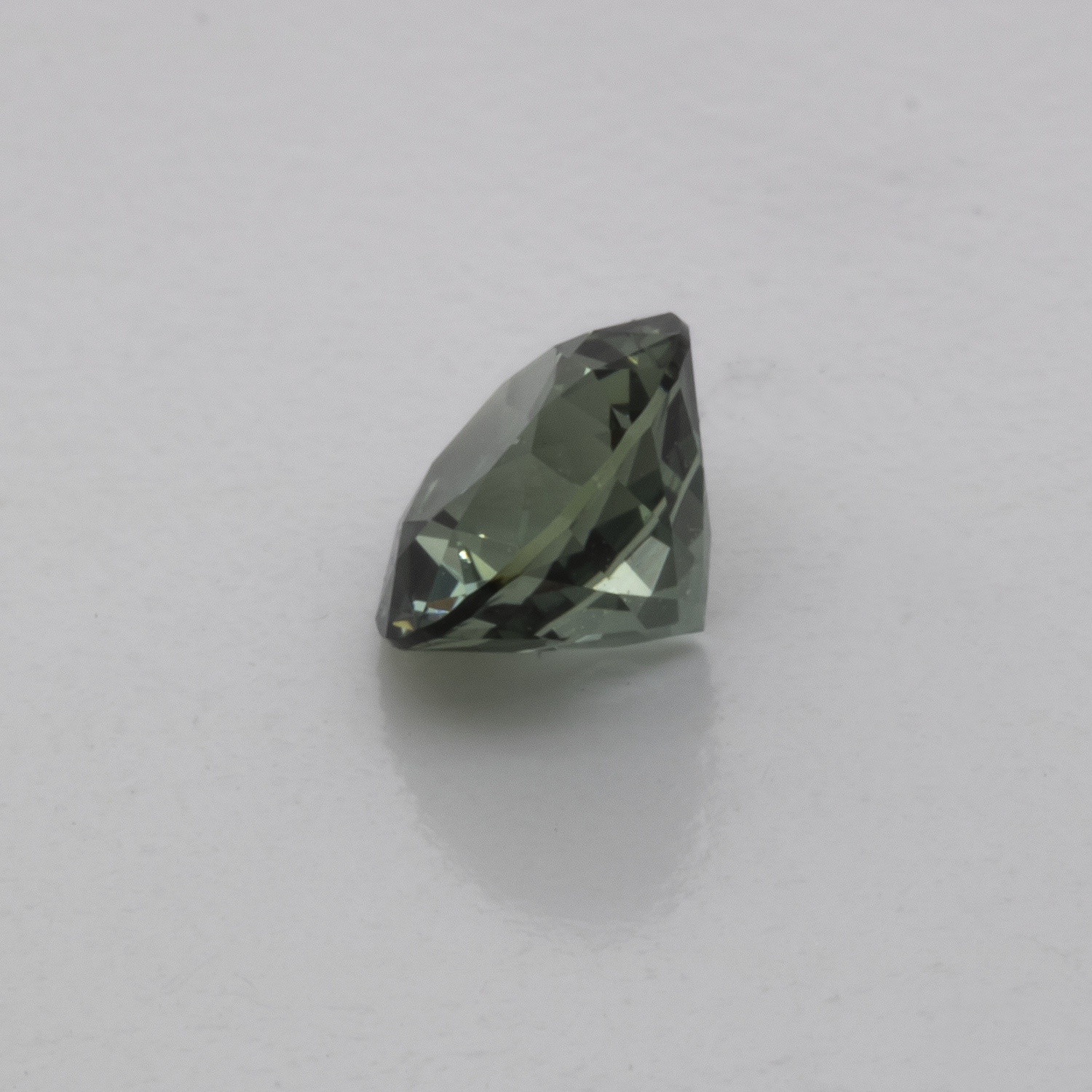 Saphir - blau/grün, rund, 4,8x4,8 mm, 0,53 cts, Nr. XSR11186