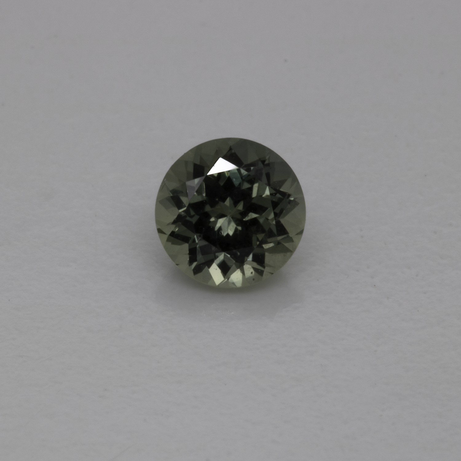Saphir - grün/grau, rund, 4x4 mm, 0,32 cts, Nr. XSR11229